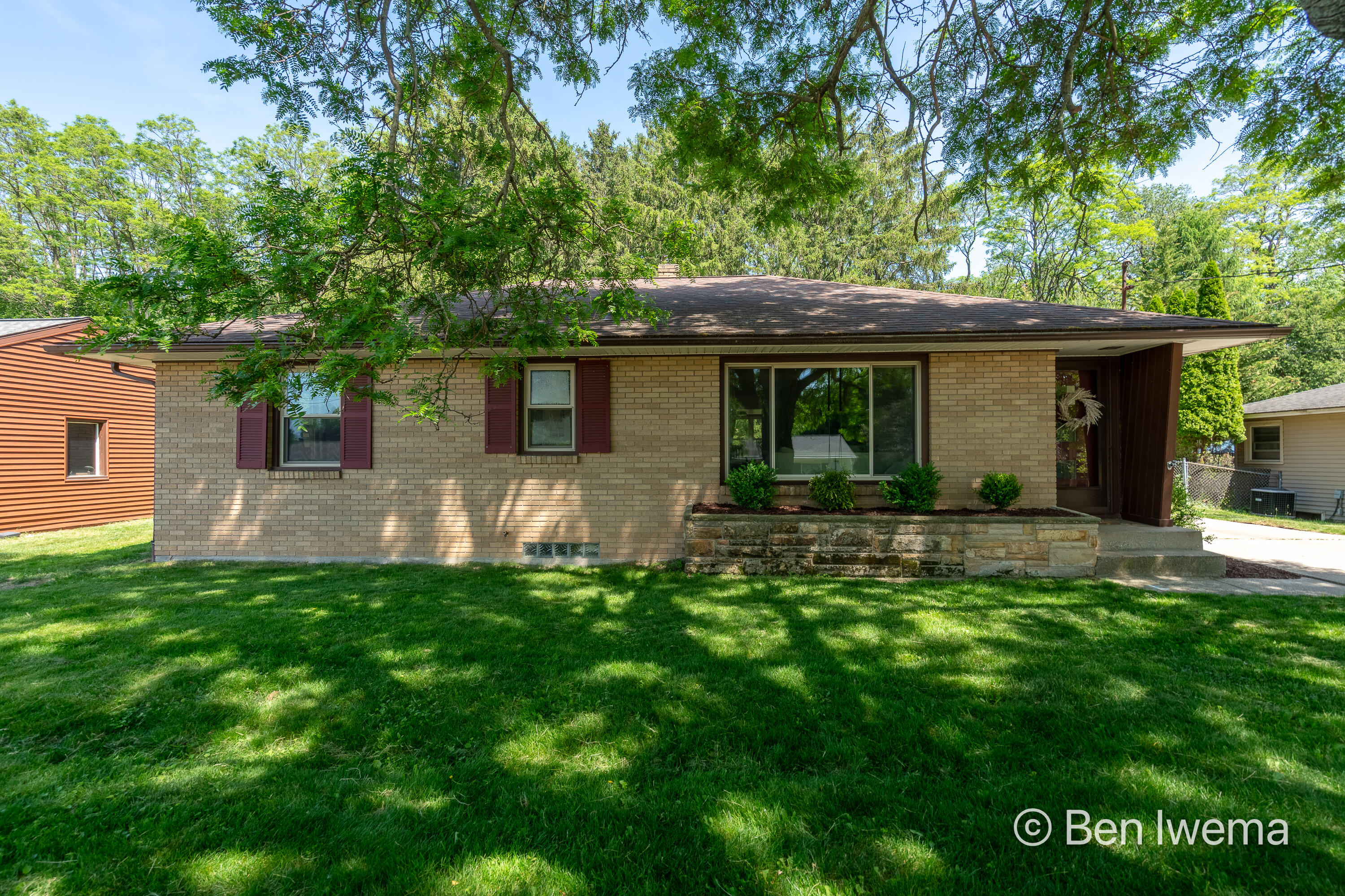 1010 Barber Terrace NW Grand Rapids MI 49504