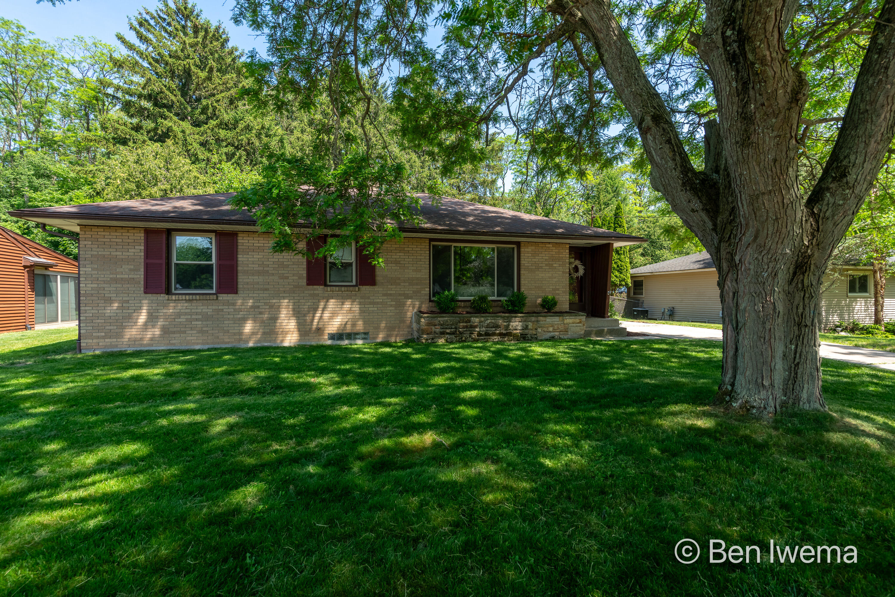 1010 Barber Terrace NW Grand Rapids MI 49504