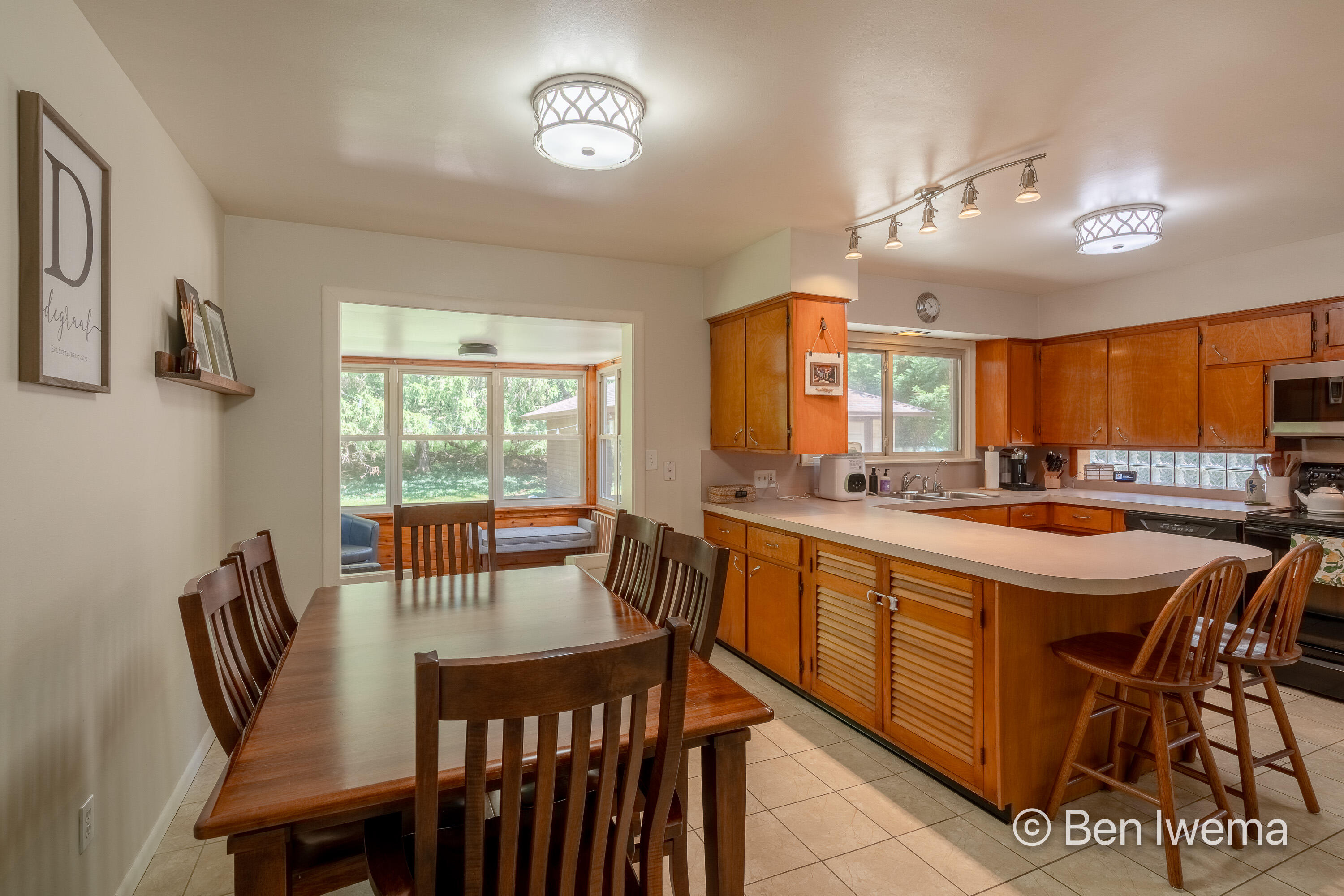 1010 Barber Terrace NW Grand Rapids MI 49504