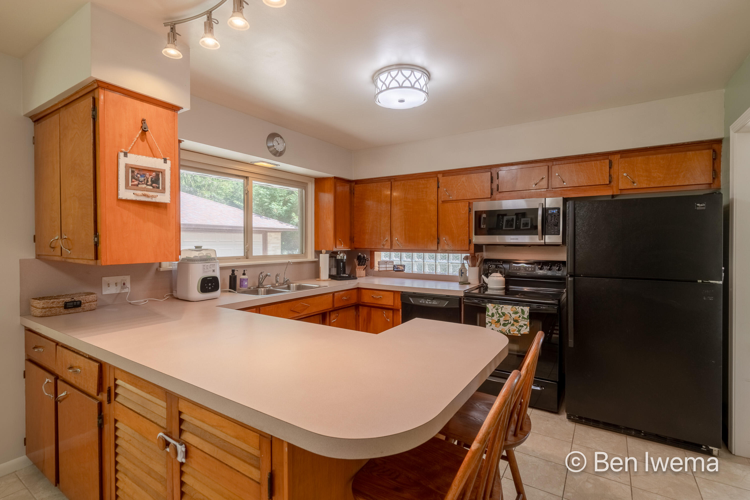 1010 Barber Terrace NW Grand Rapids MI 49504