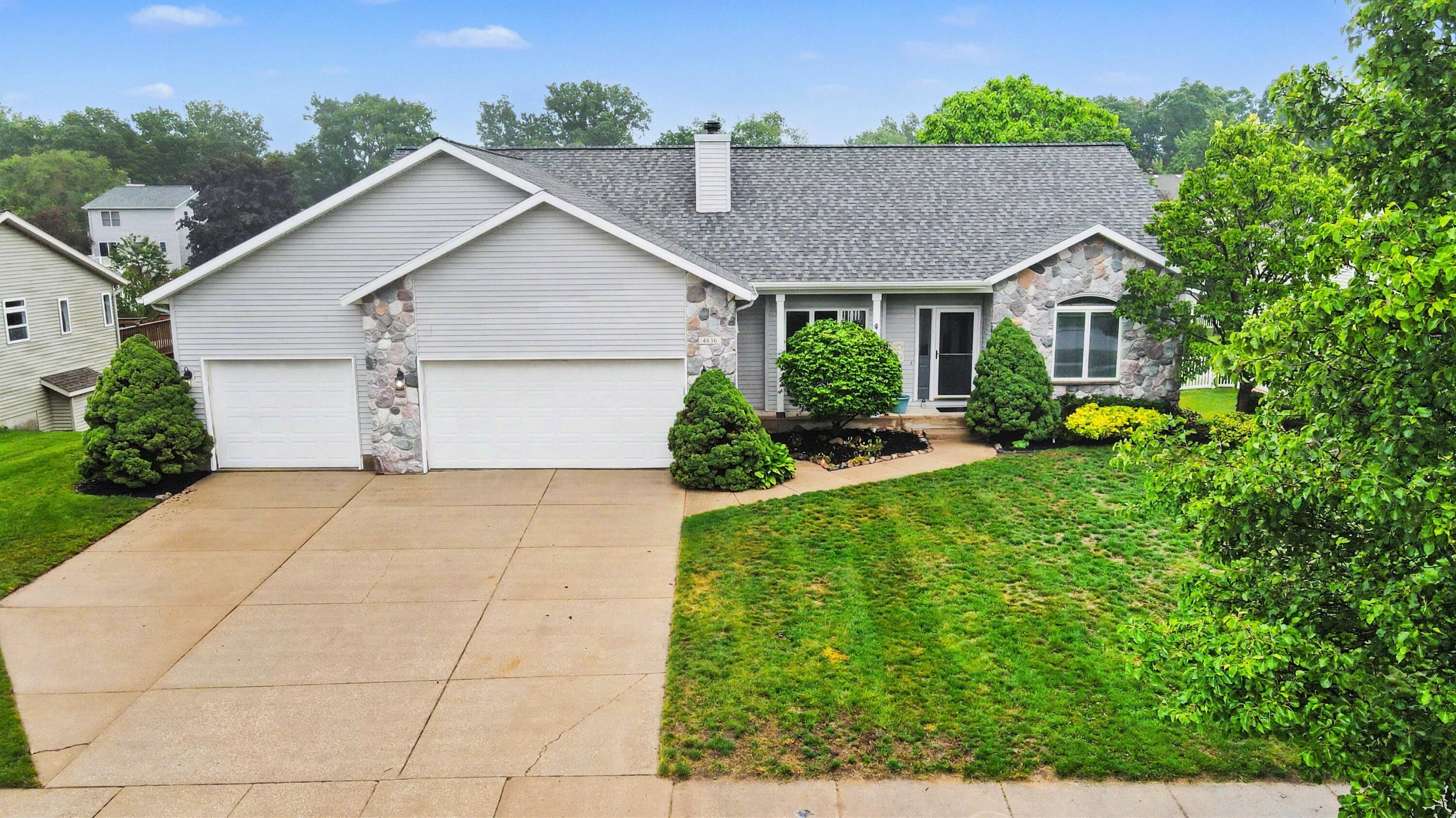 4656 Cinema Avenue NE Grand Rapids MI 49525
