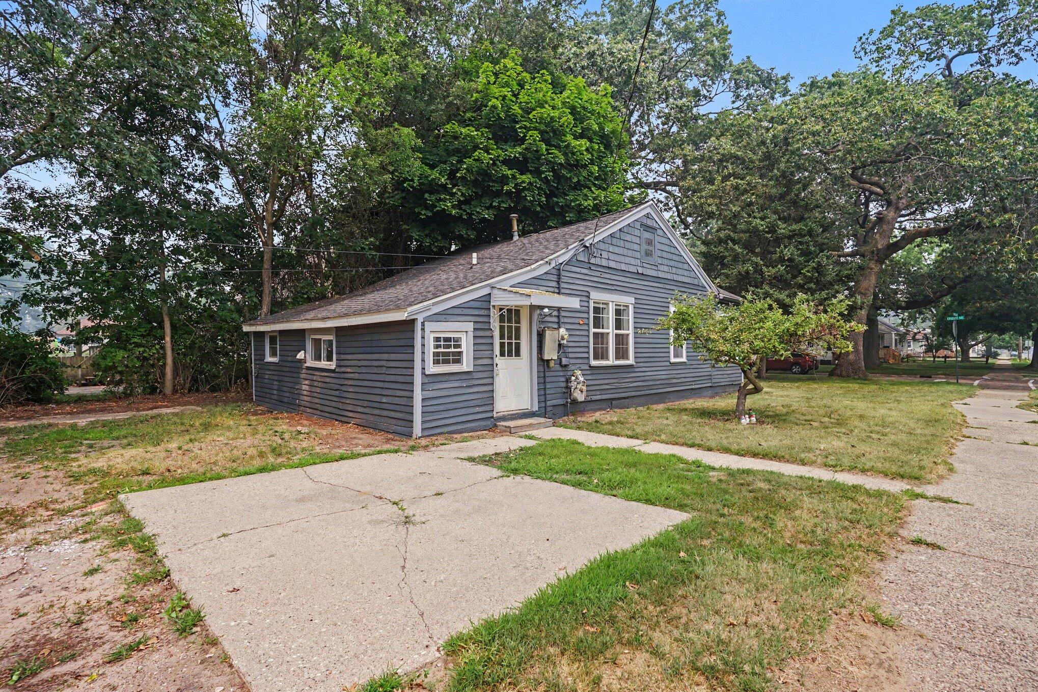 2409 Crozier Avenue Muskegon MI 49441