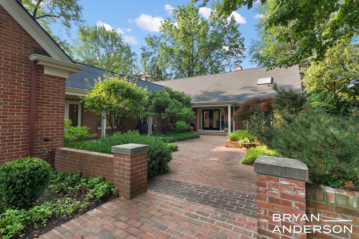 3150 Manhattan Lane SE East Grand Rapids MI 49506