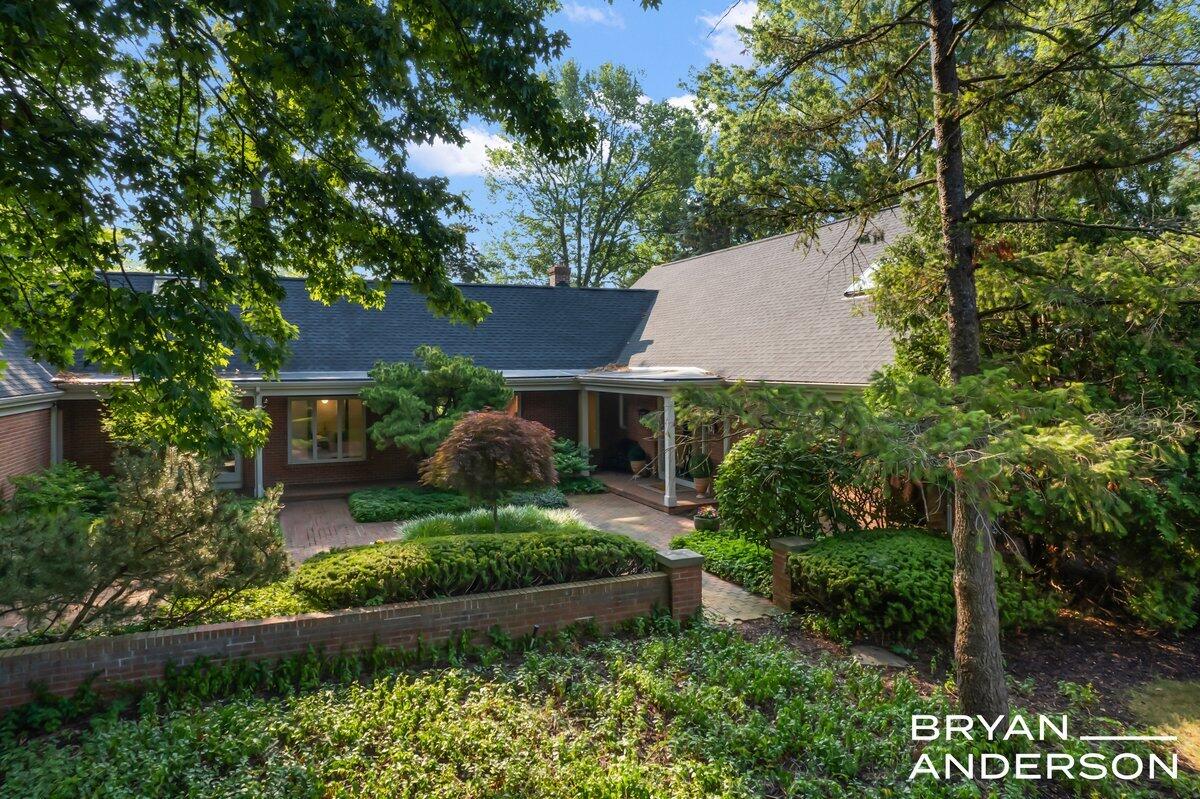 3150 Manhattan Lane SE East Grand Rapids MI 49506