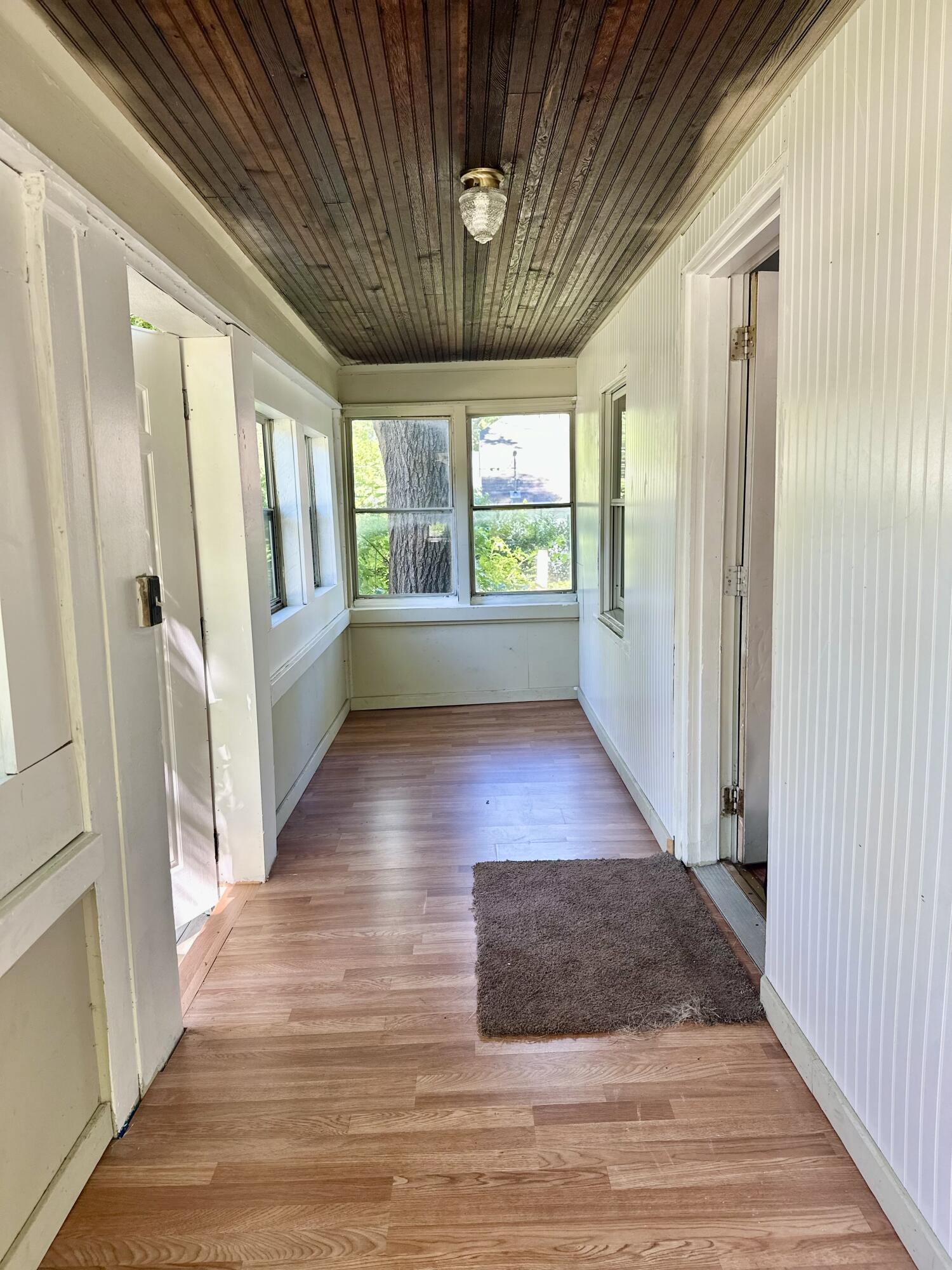 828 W Larch Avenue Muskegon MI 49441