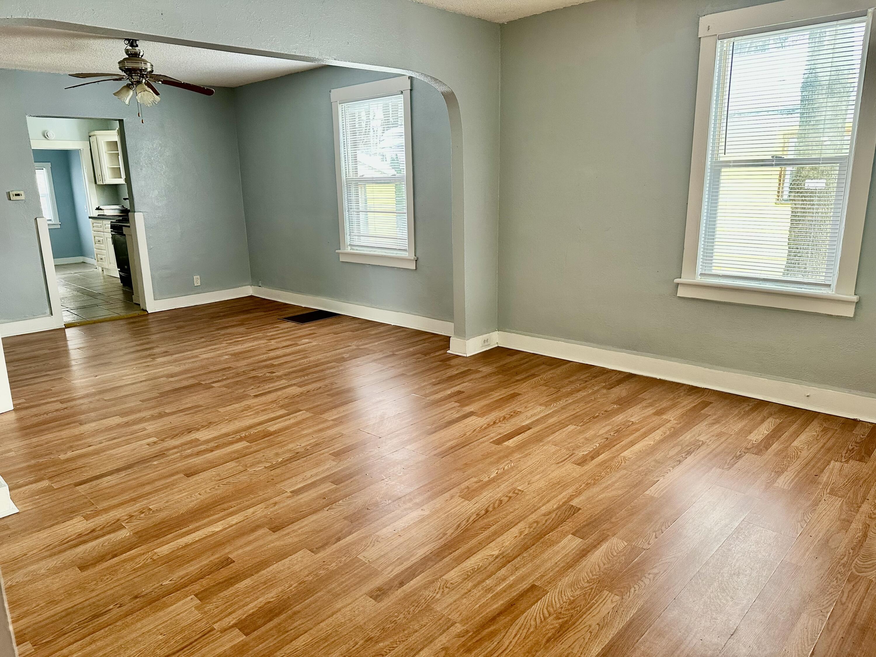 828 W Larch Avenue Muskegon MI 49441