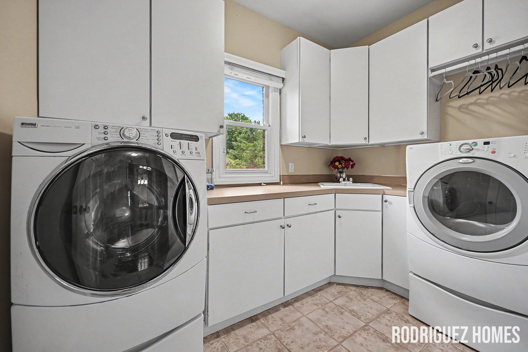2246 Cascade Lakes Circle SE Grand Rapids MI 49546