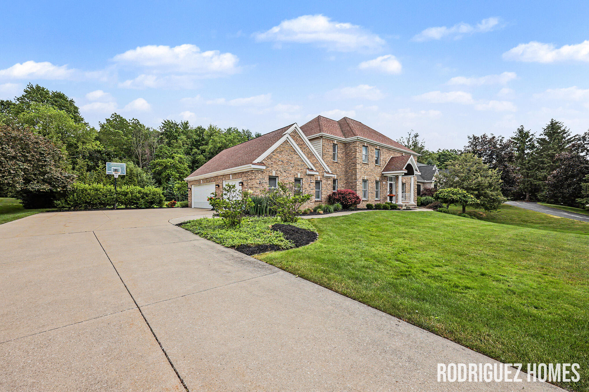 2246 Cascade Lakes Circle SE Grand Rapids MI 49546
