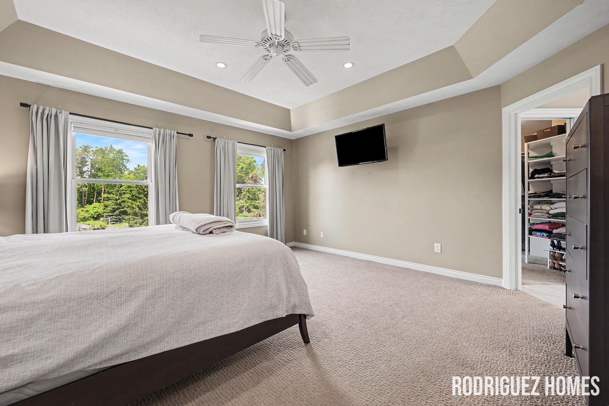 2246 Cascade Lakes Circle SE Grand Rapids MI 49546