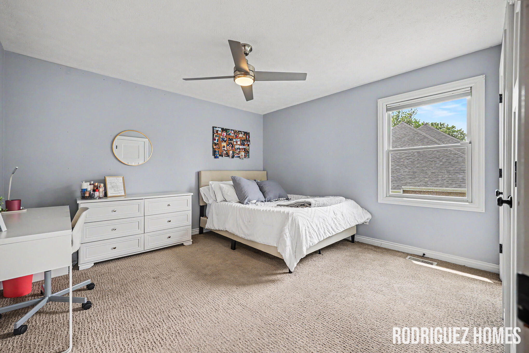 2246 Cascade Lakes Circle SE Grand Rapids MI 49546