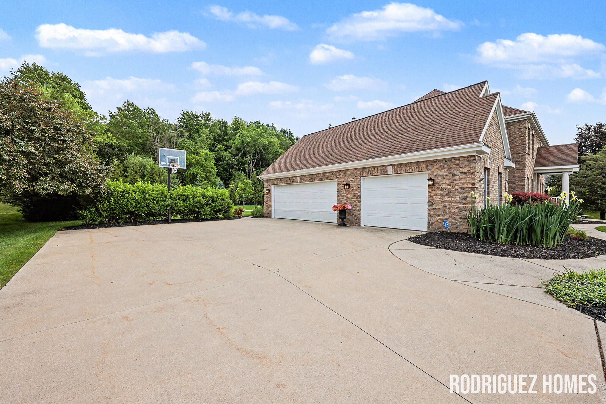 2246 Cascade Lakes Circle SE Grand Rapids MI 49546