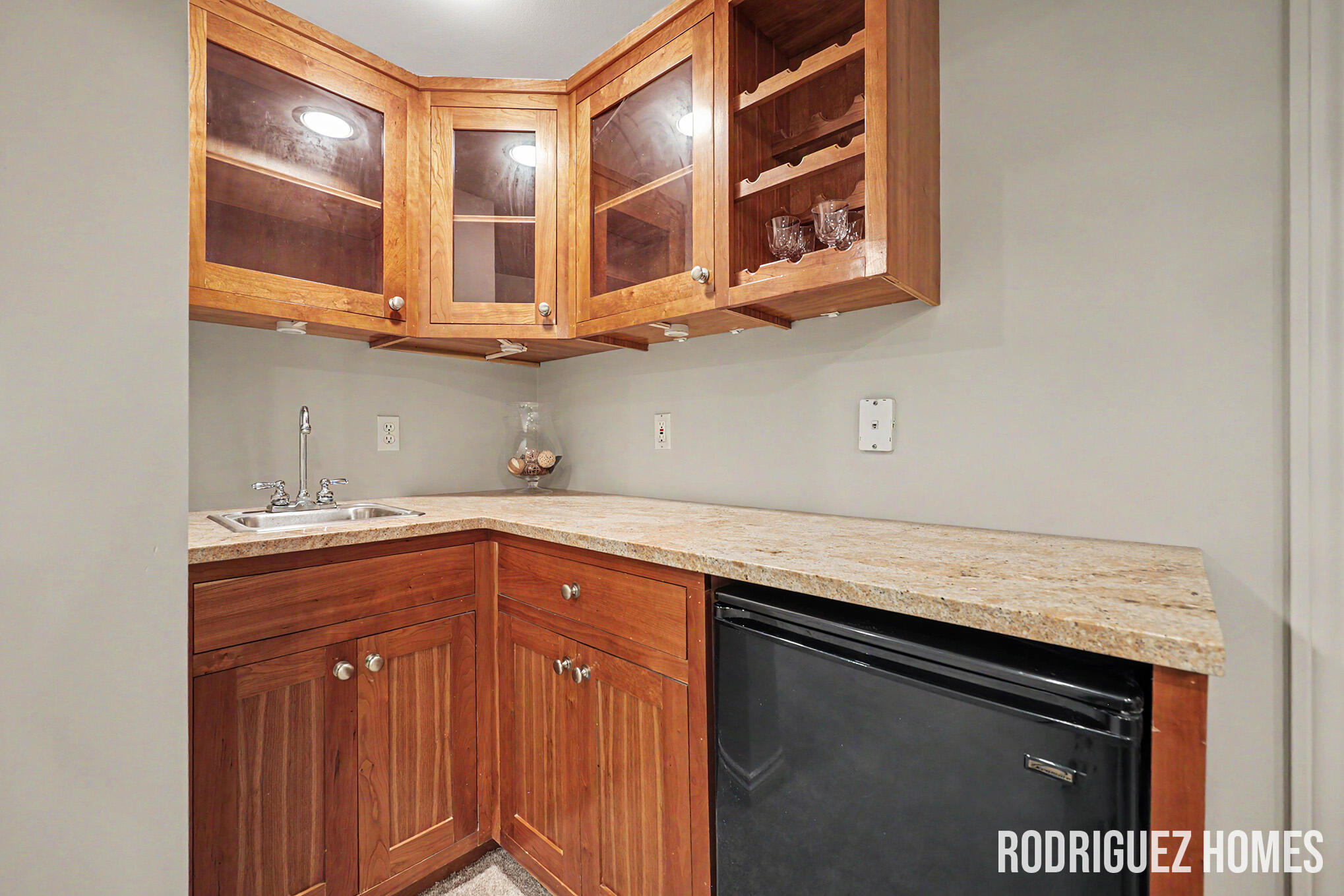 2246 Cascade Lakes Circle SE Grand Rapids MI 49546