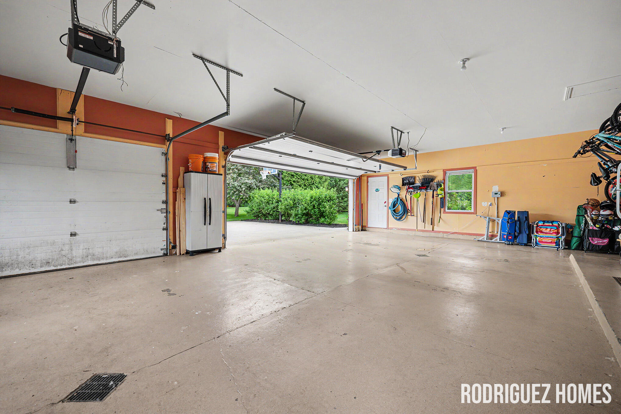 2246 Cascade Lakes Circle SE Grand Rapids MI 49546
