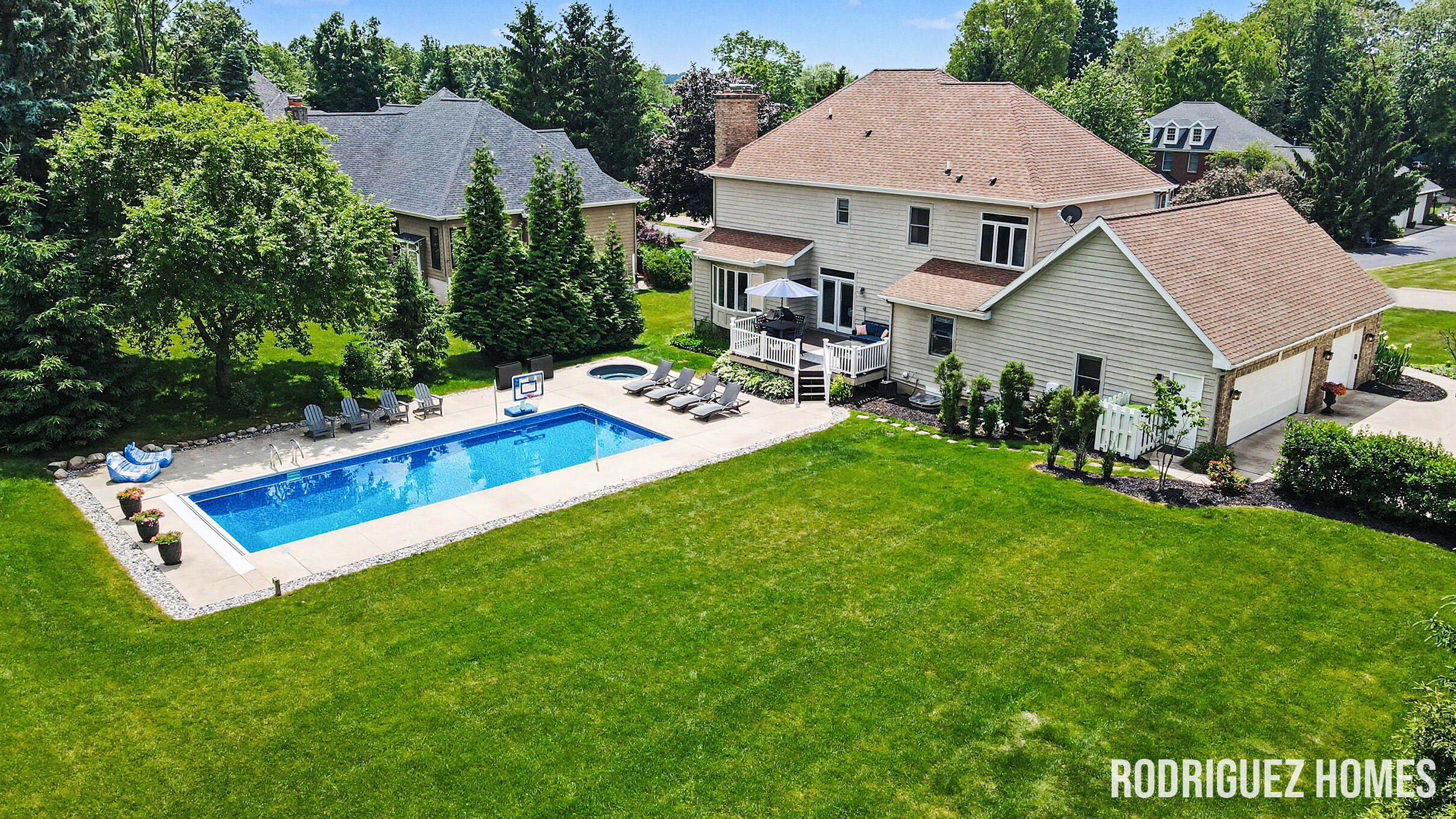 2246 Cascade Lakes Circle SE Grand Rapids MI 49546