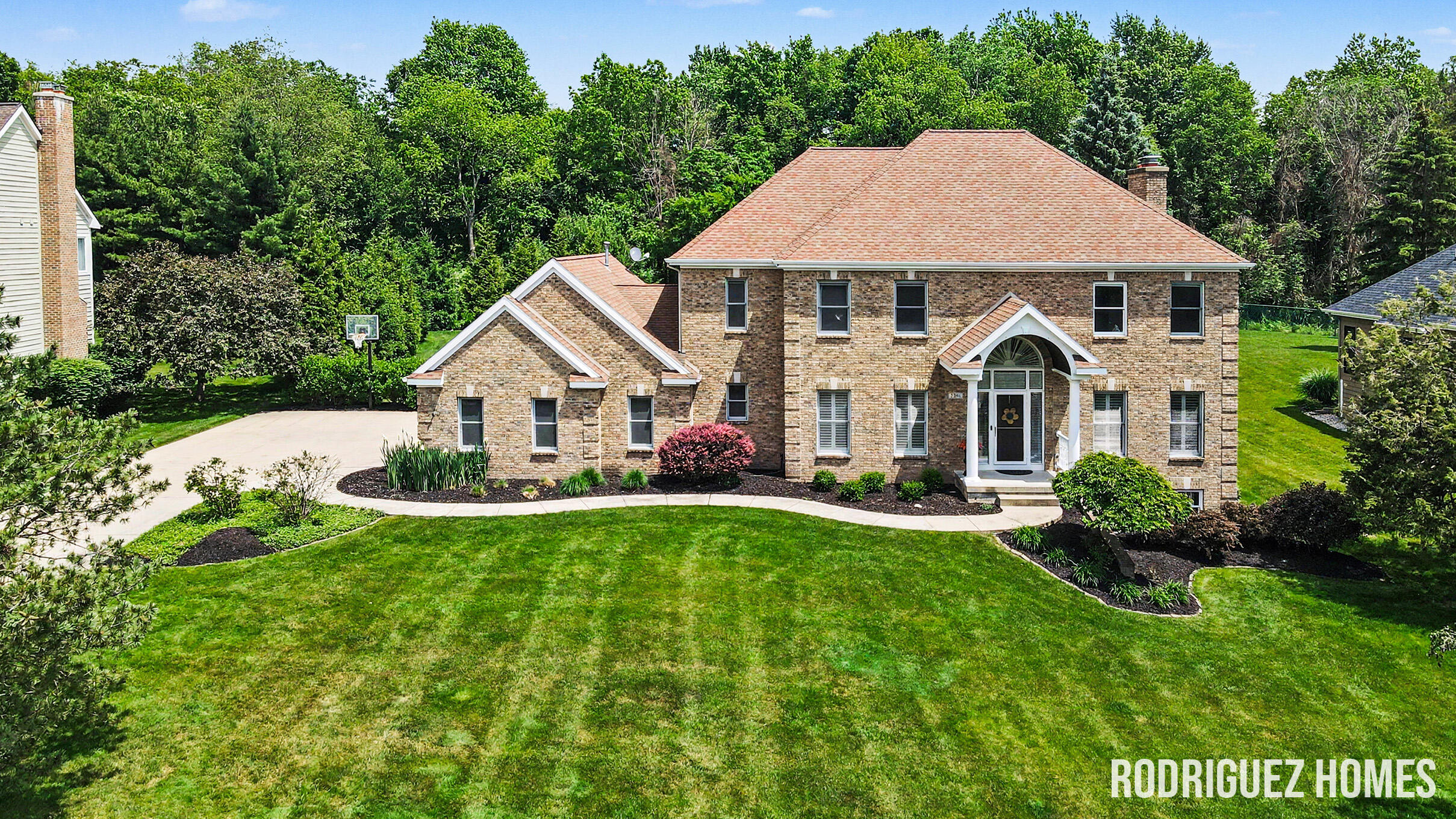 2246 Cascade Lakes Circle SE Grand Rapids MI 49546