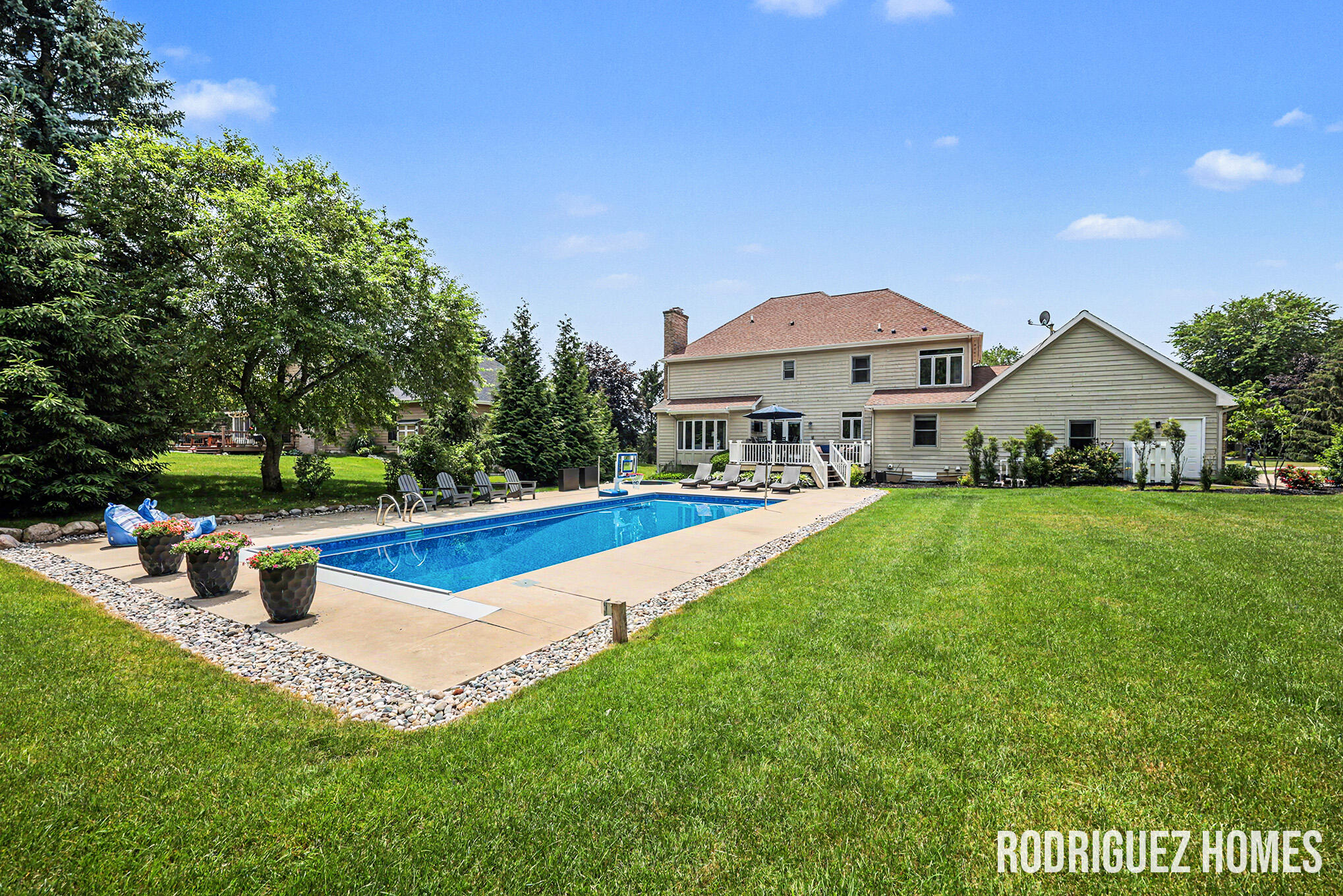 2246 Cascade Lakes Circle SE Grand Rapids MI 49546