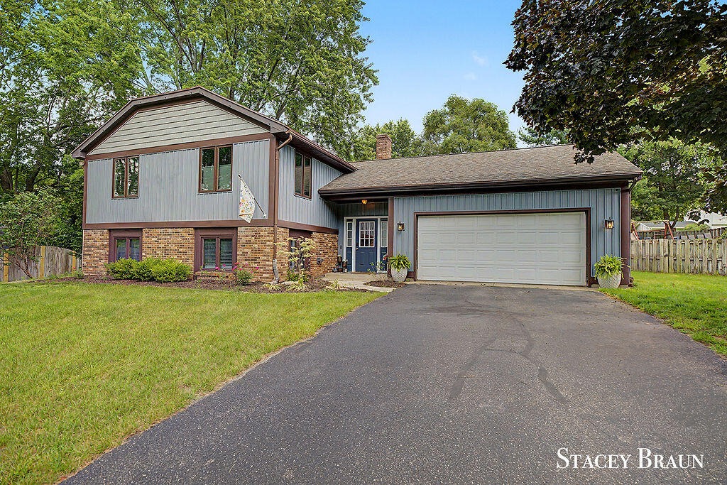 8264 Atlanta Court NE Rockford MI 49341