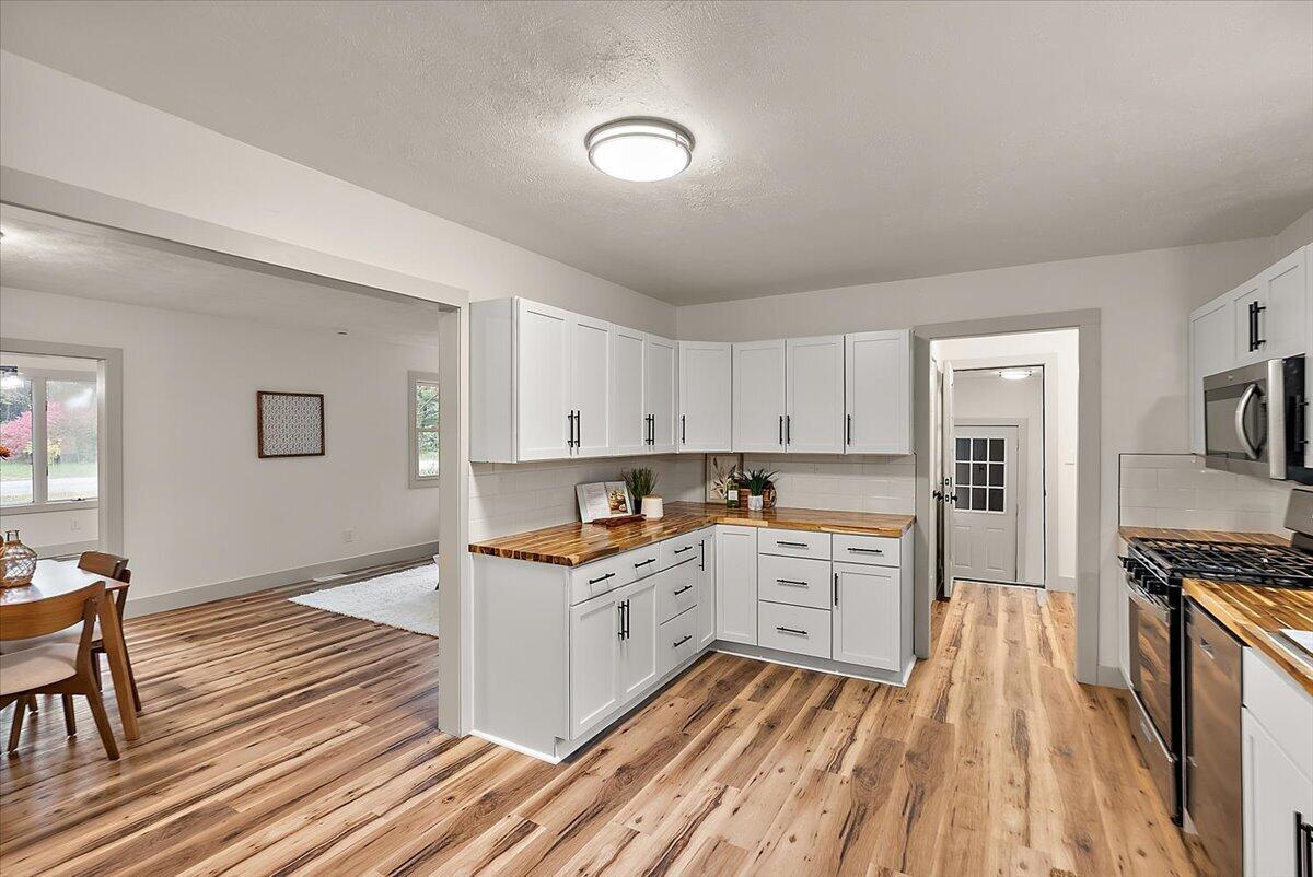 1285 W Mcmillan Road Muskegon MI 49445