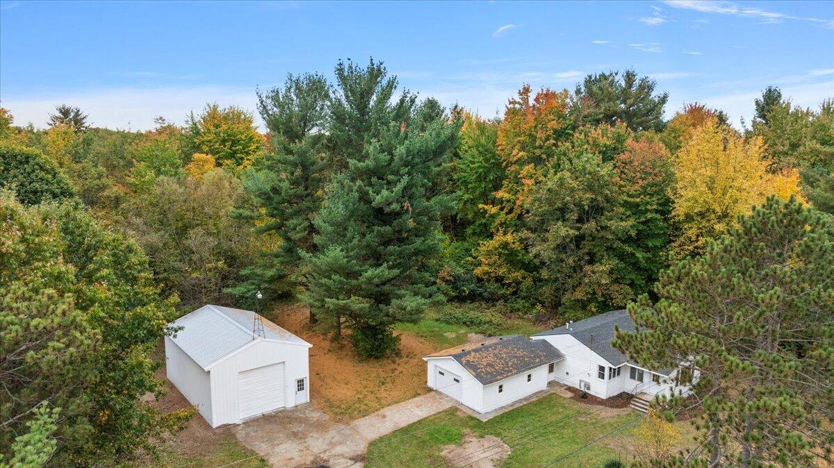 1285 W Mcmillan Road Muskegon MI 49445