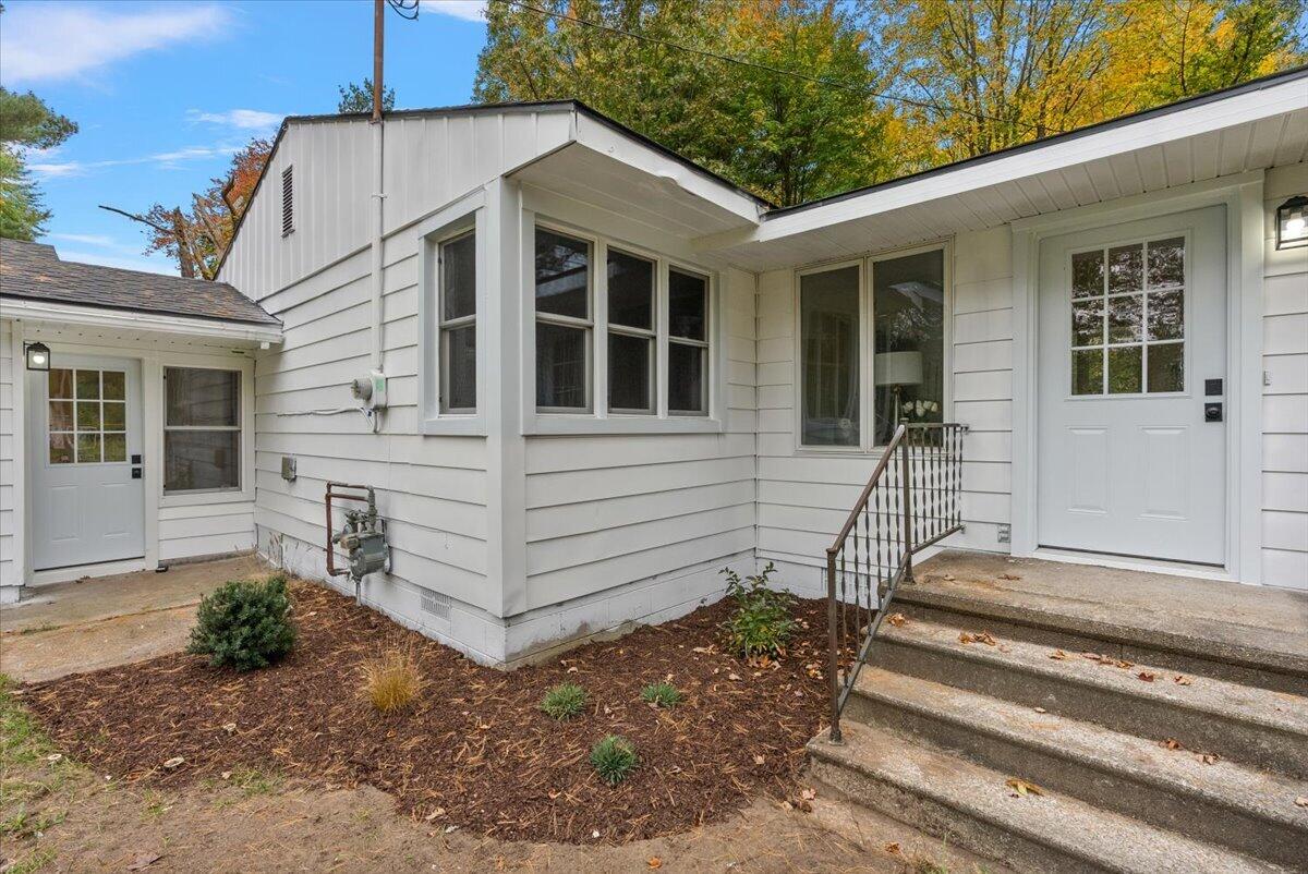 1285 W Mcmillan Road Muskegon MI 49445