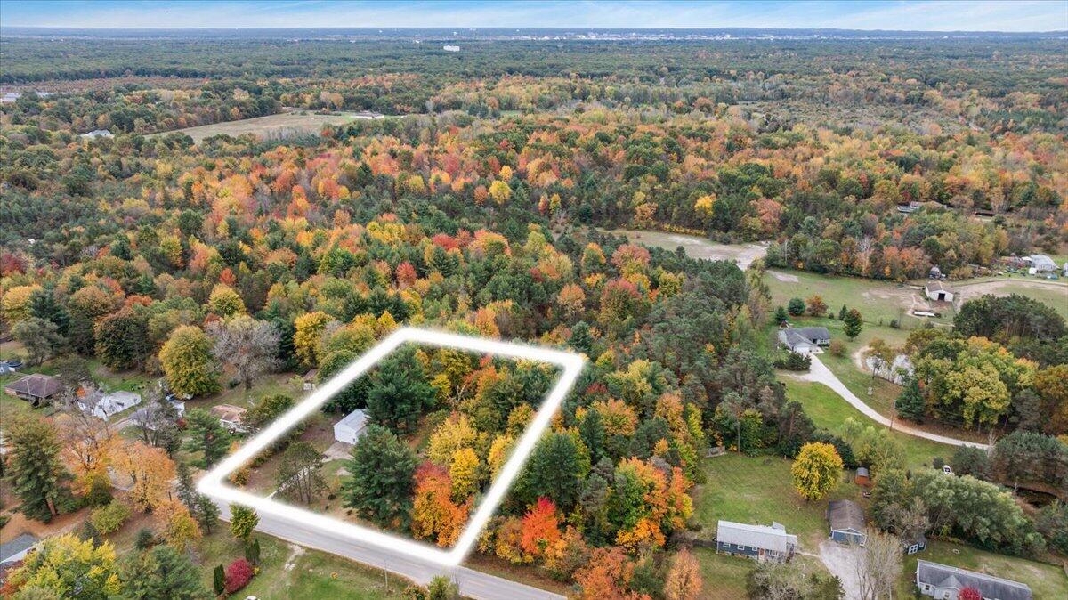1285 W Mcmillan Road Muskegon MI 49445