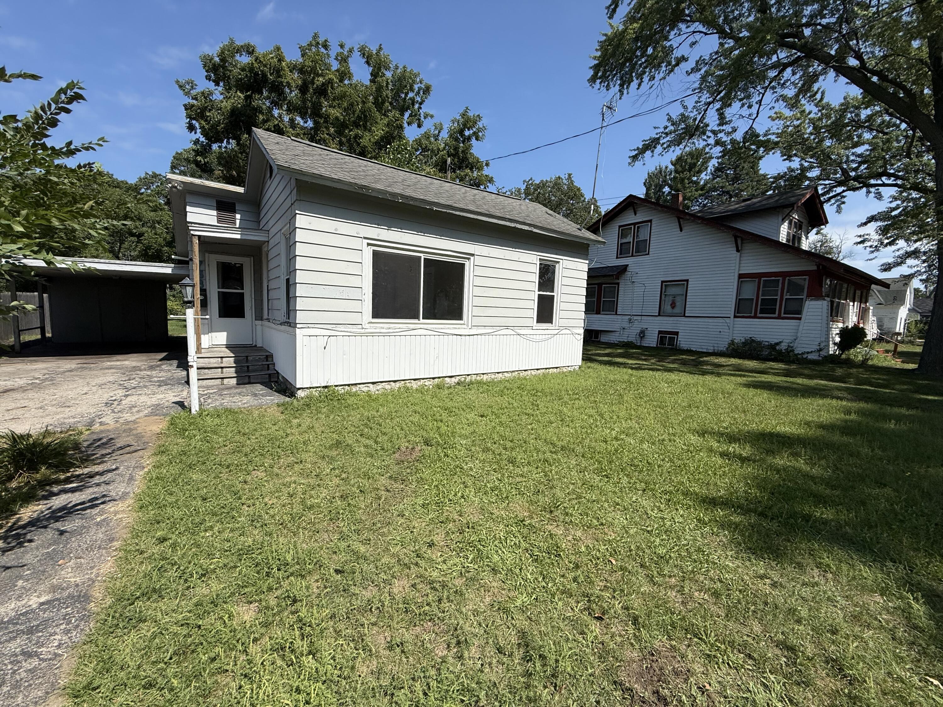 758 Oak Avenue Muskegon MI 49442