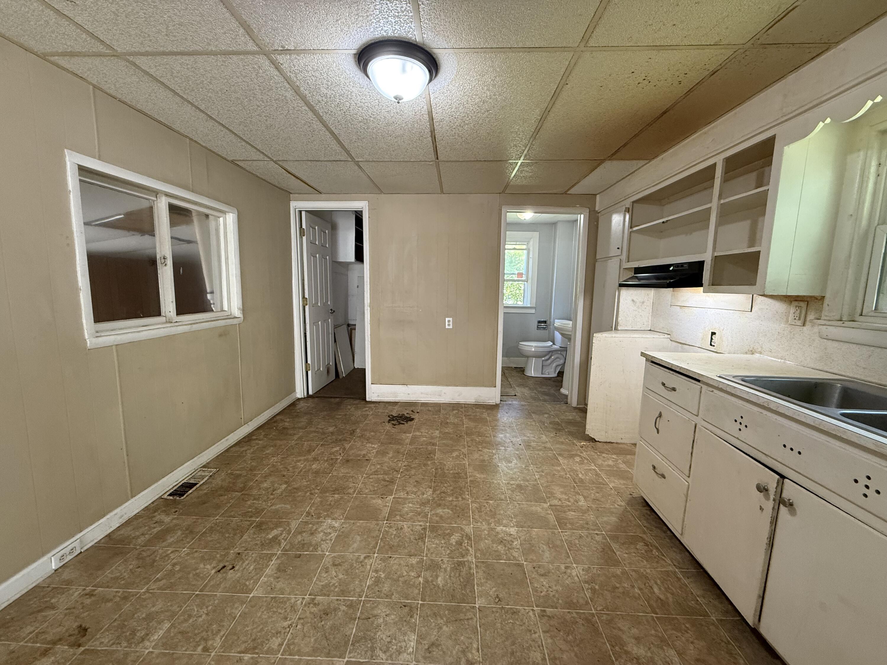 758 Oak Avenue Muskegon MI 49442