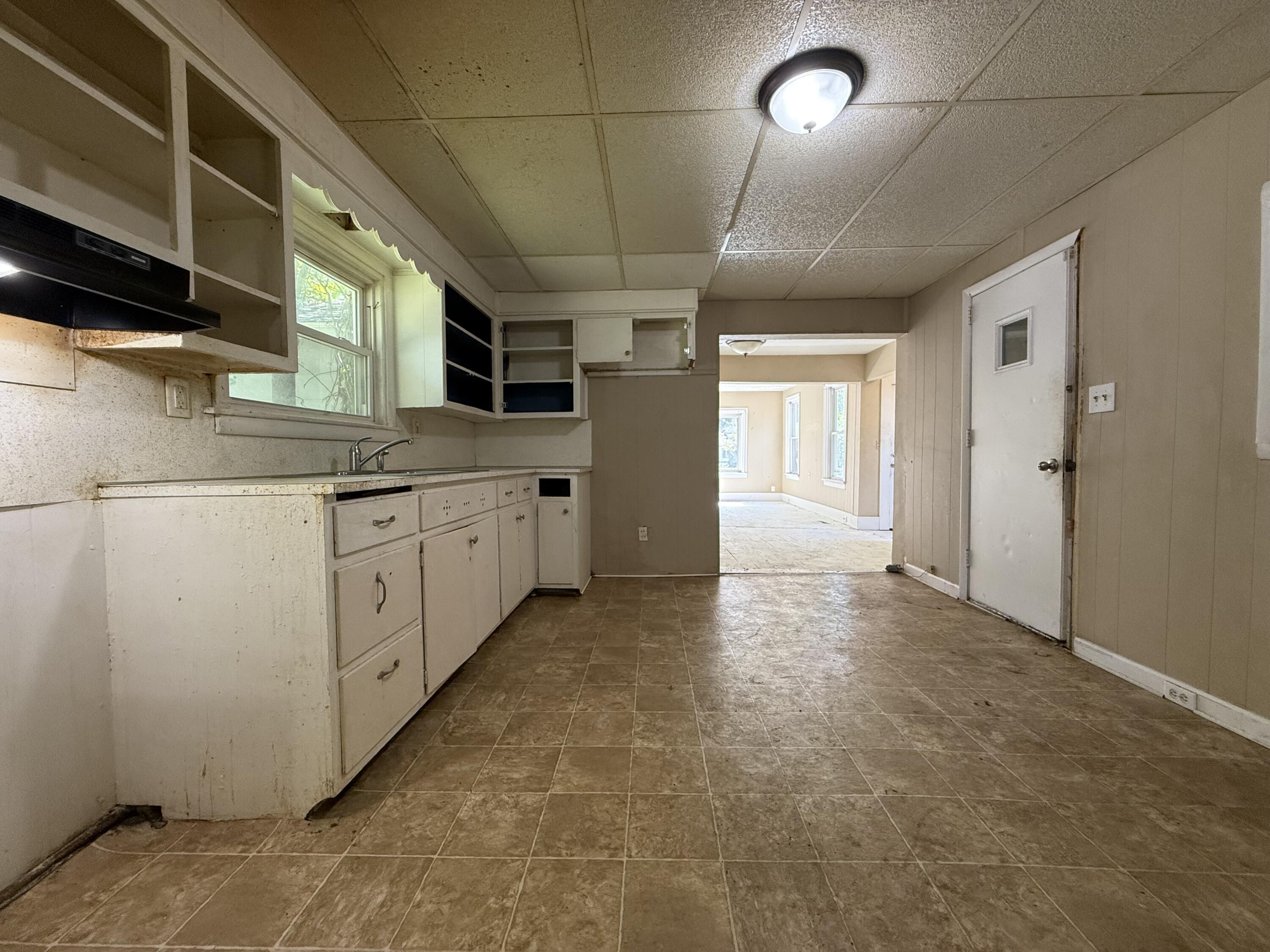 758 Oak Avenue Muskegon MI 49442