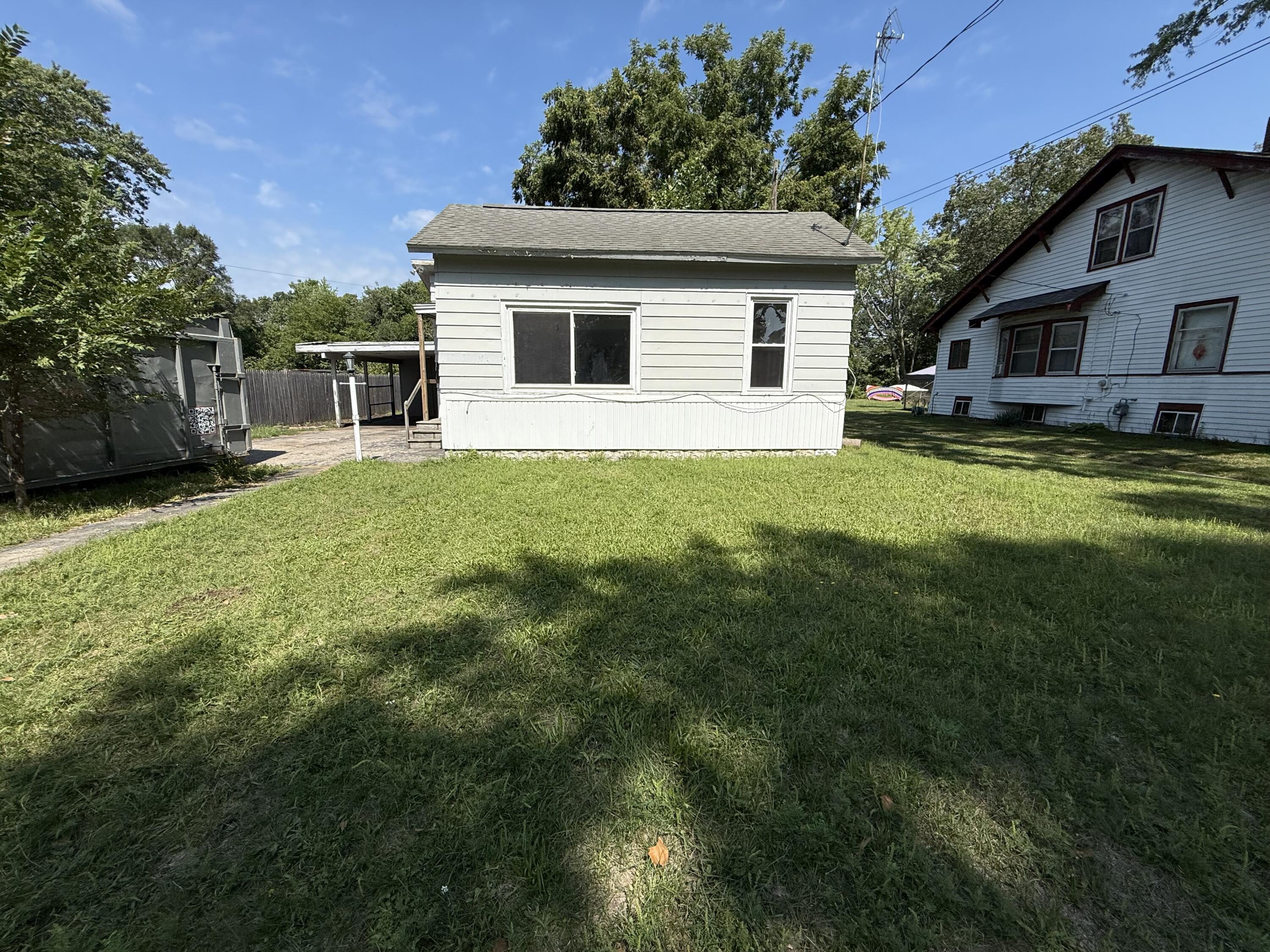 758 Oak Avenue Muskegon MI 49442