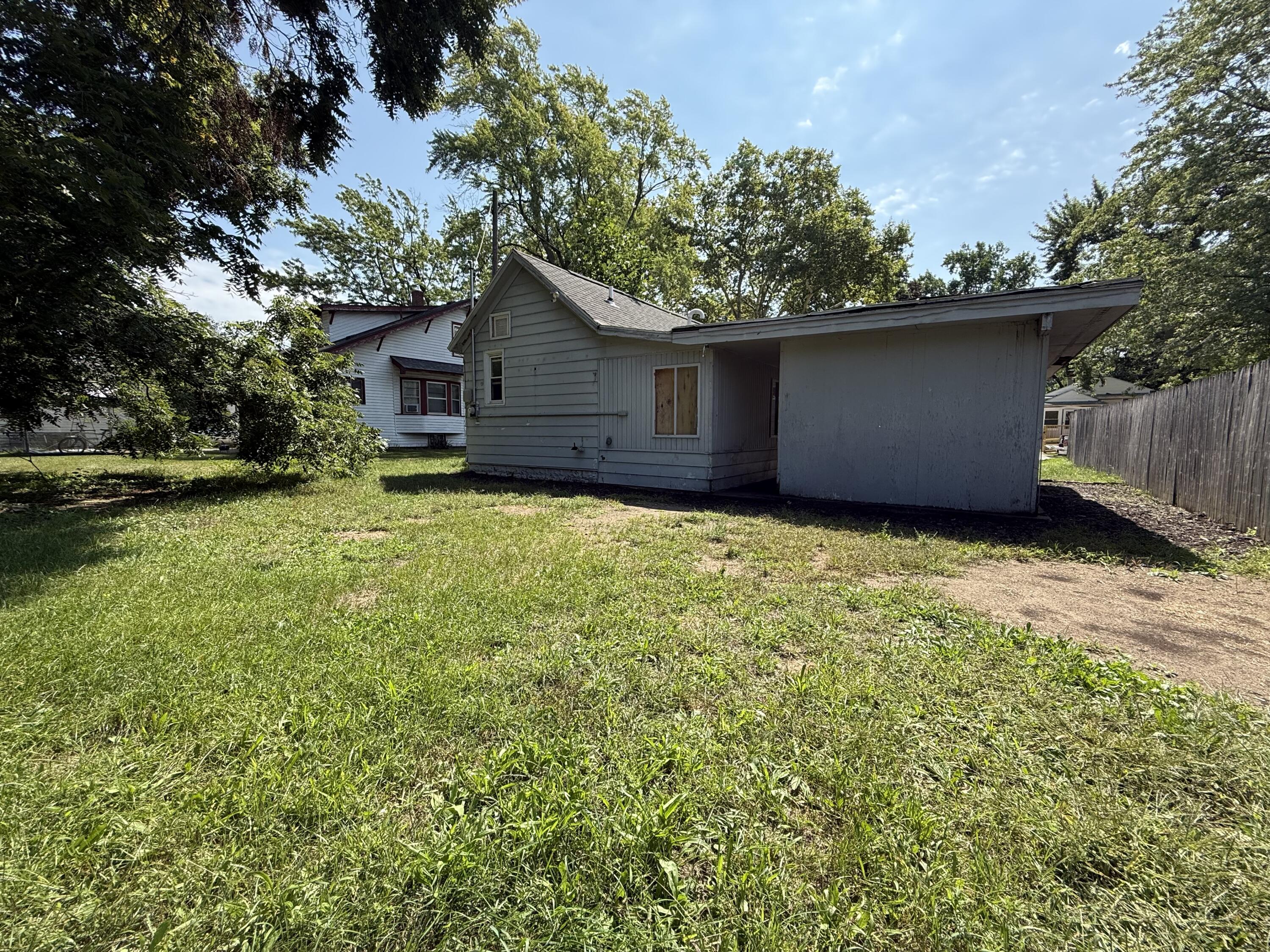 758 Oak Avenue Muskegon MI 49442