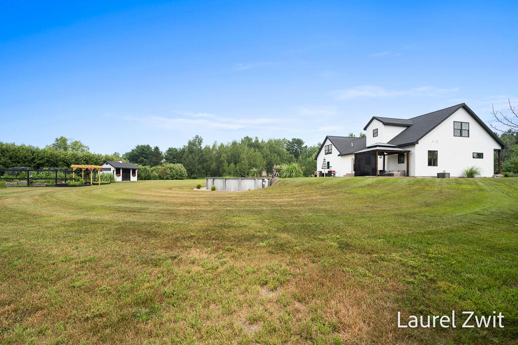 2281 N Green Creek Road Muskegon MI 49445