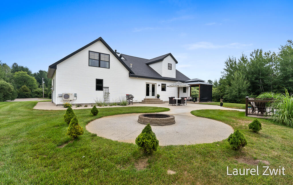 2281 N Green Creek Road Muskegon MI 49445