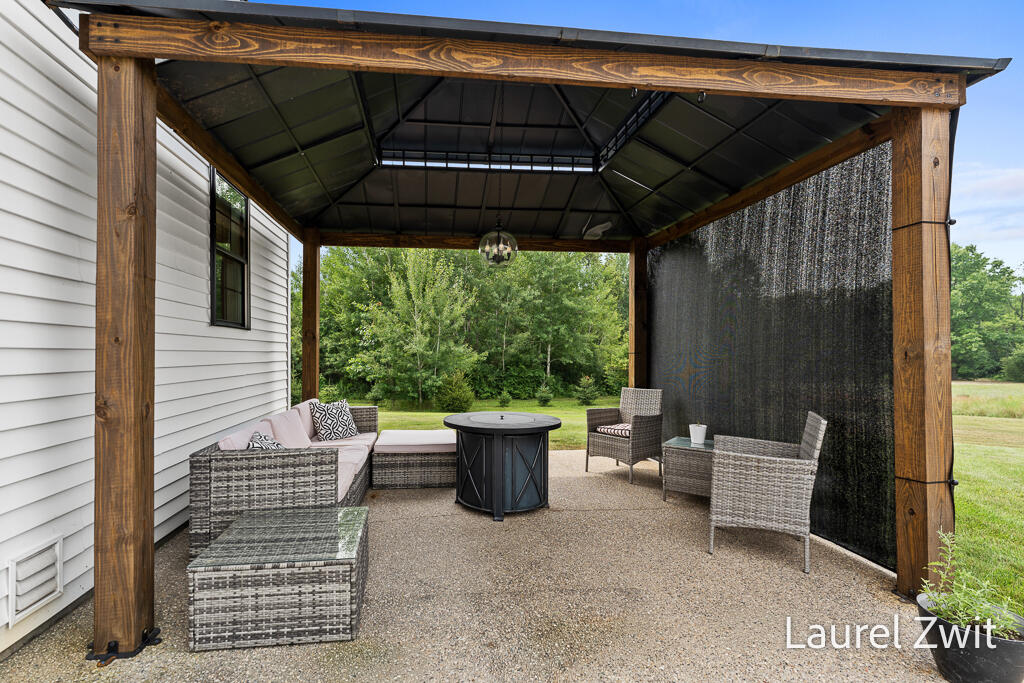 2281 N Green Creek Road Muskegon MI 49445