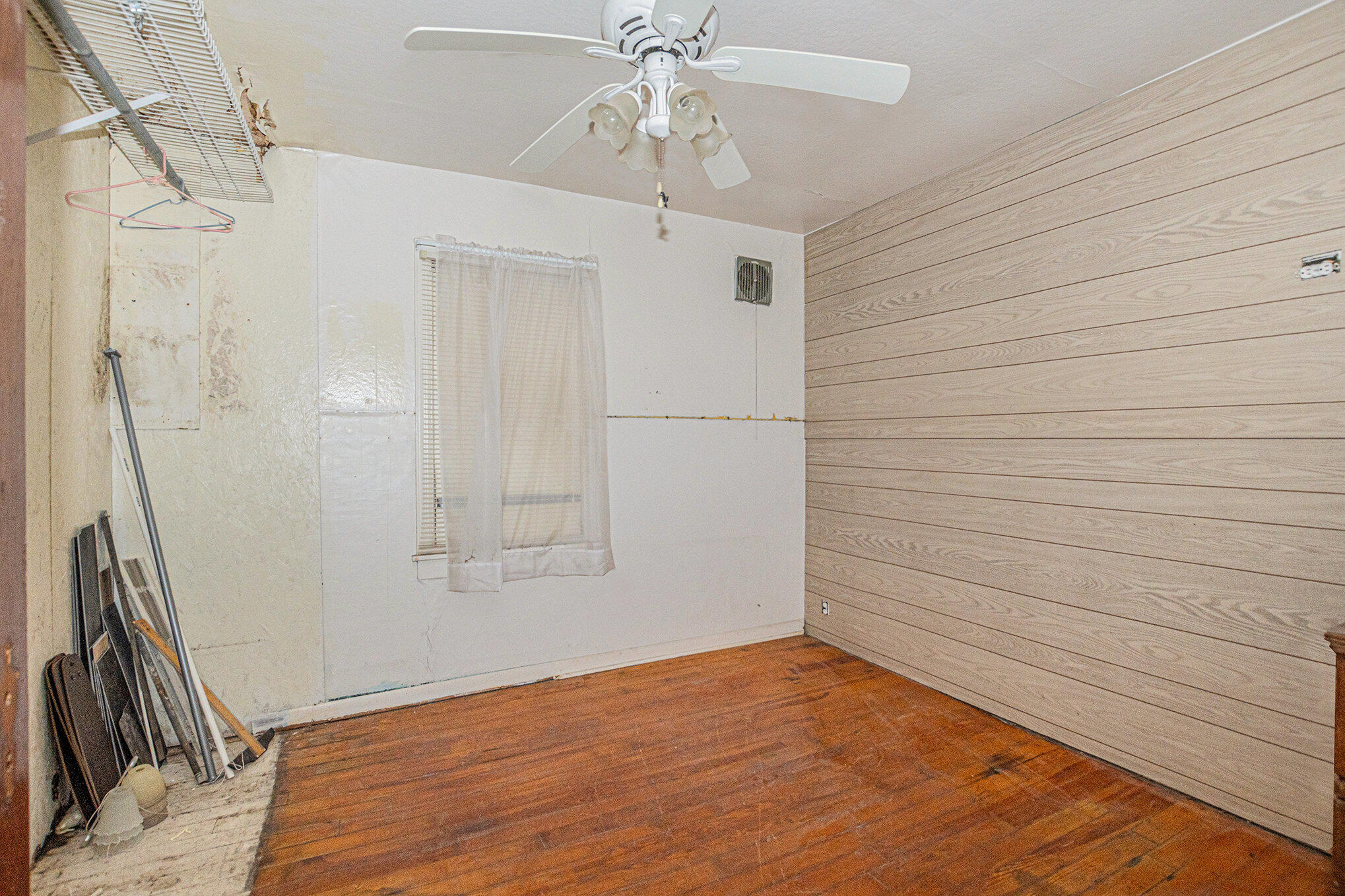 1103 W Mt Garfield Road Norton Shores MI 49441