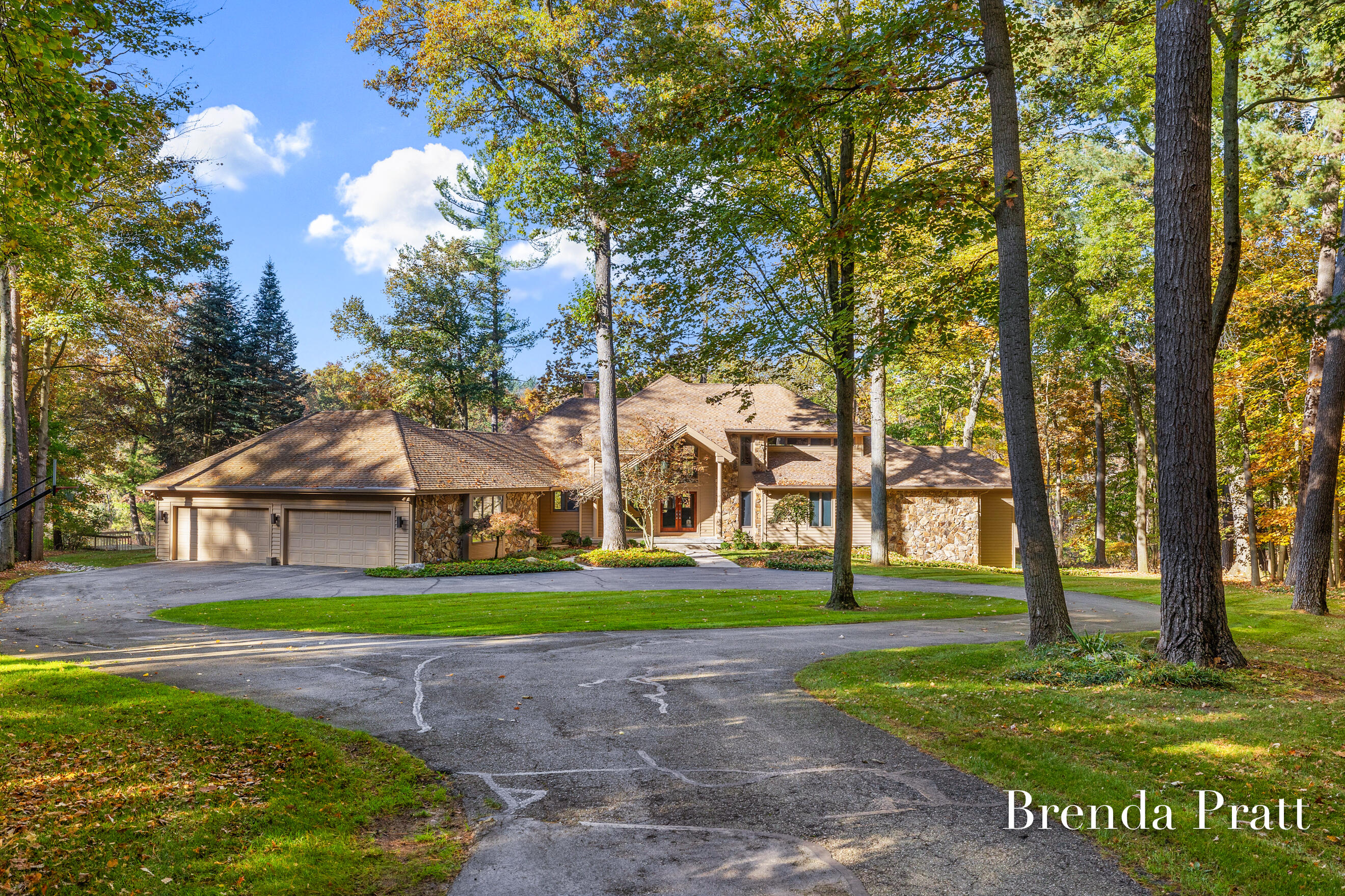 2009 Timber Trail Drive SE Ada MI 49301