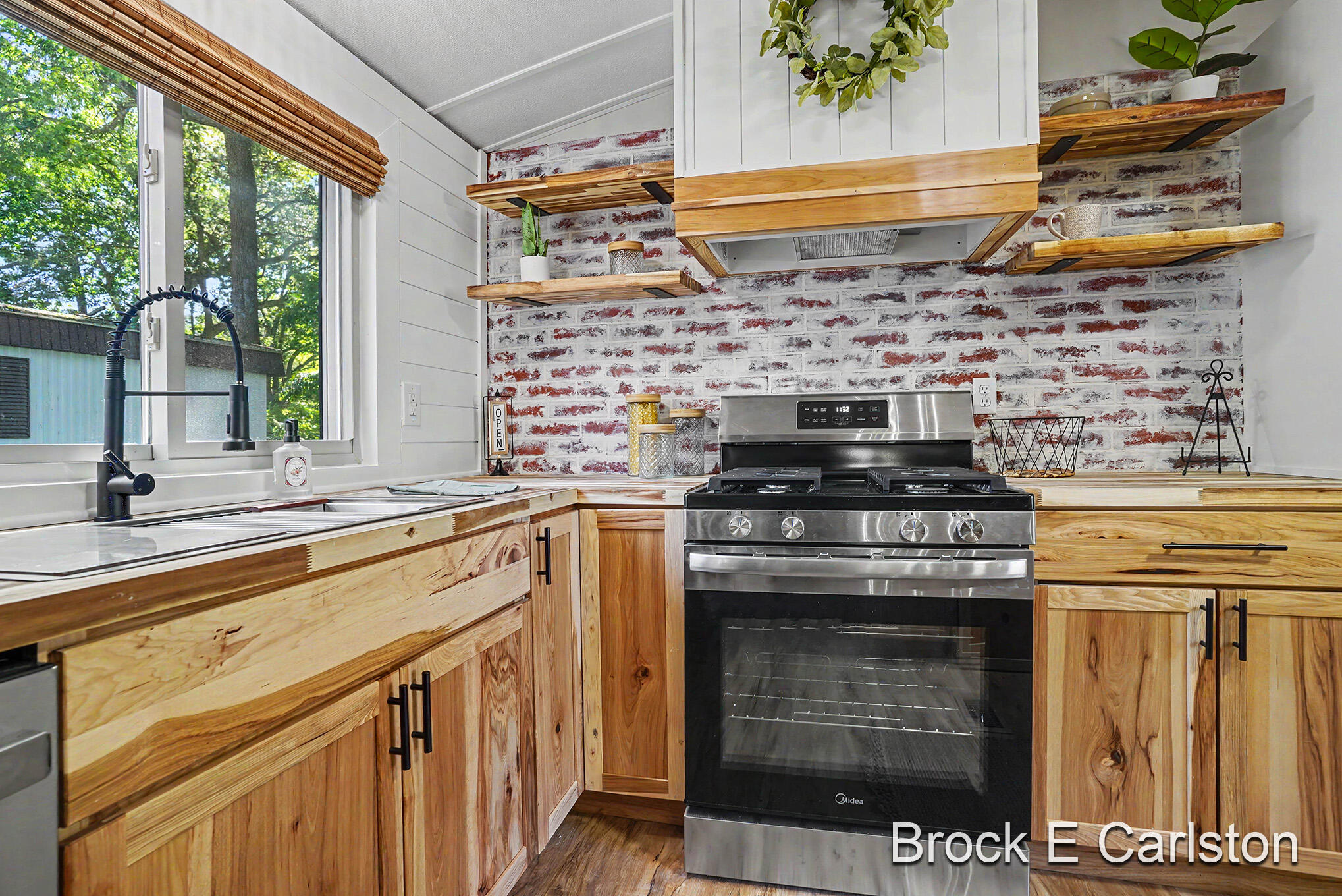 1161 Calgary Drive Norton Shores MI 49444