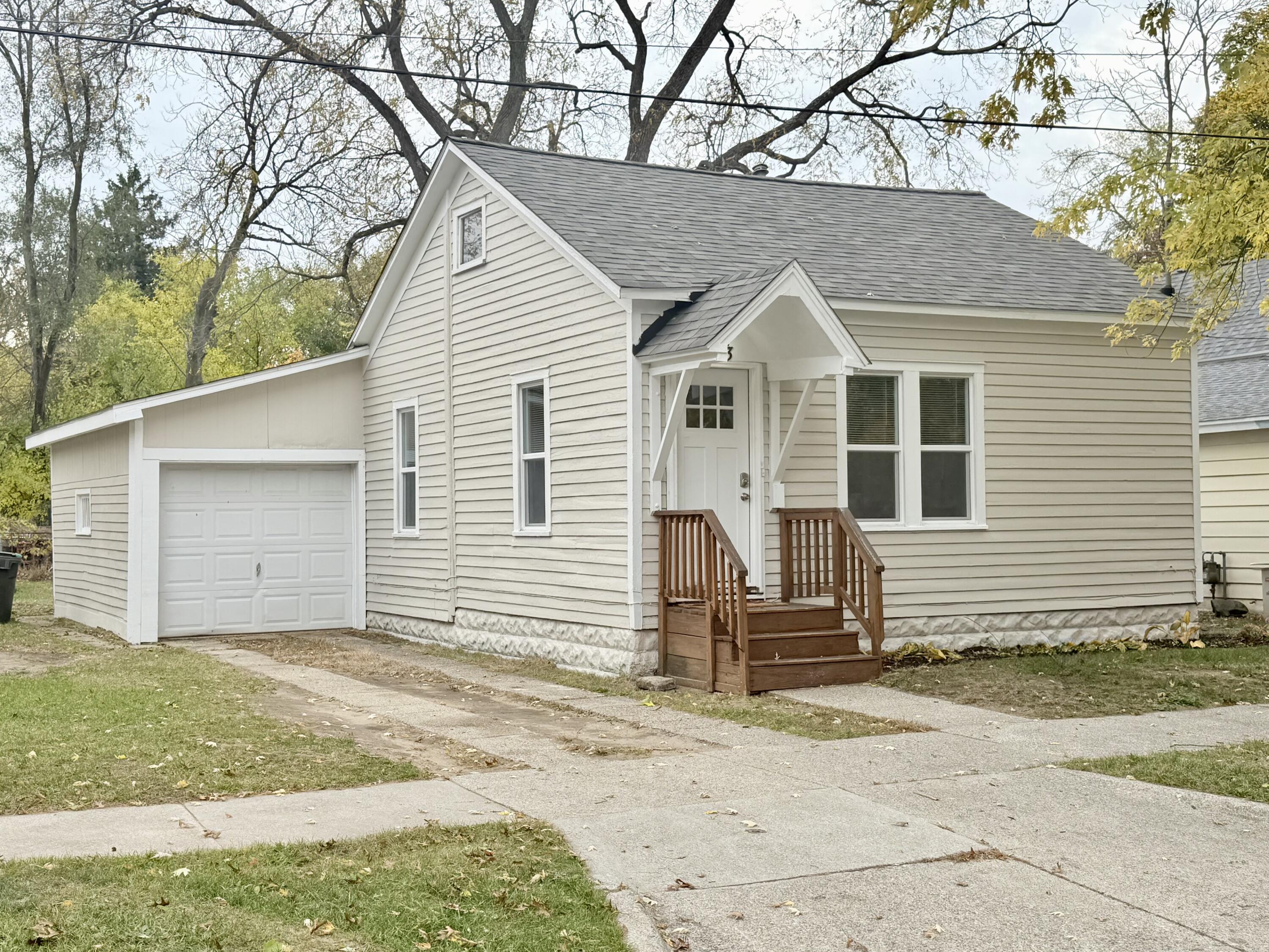 Muskegon MI, 333 E Grand Avenue