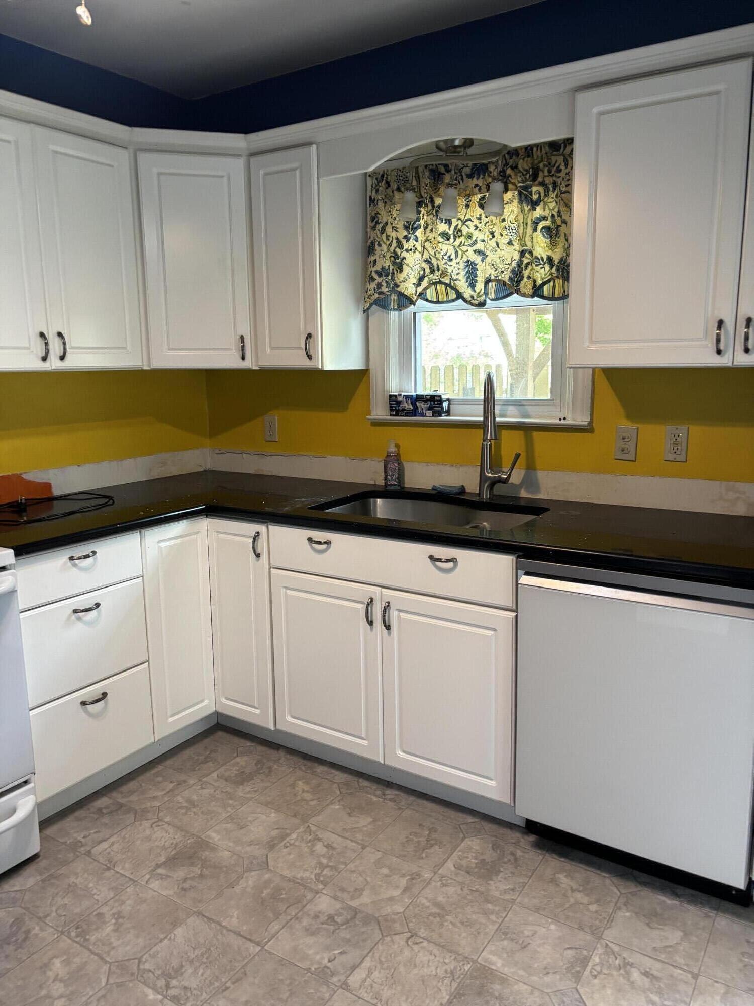 904 Homecrest Avenue Kalamazoo MI 49001