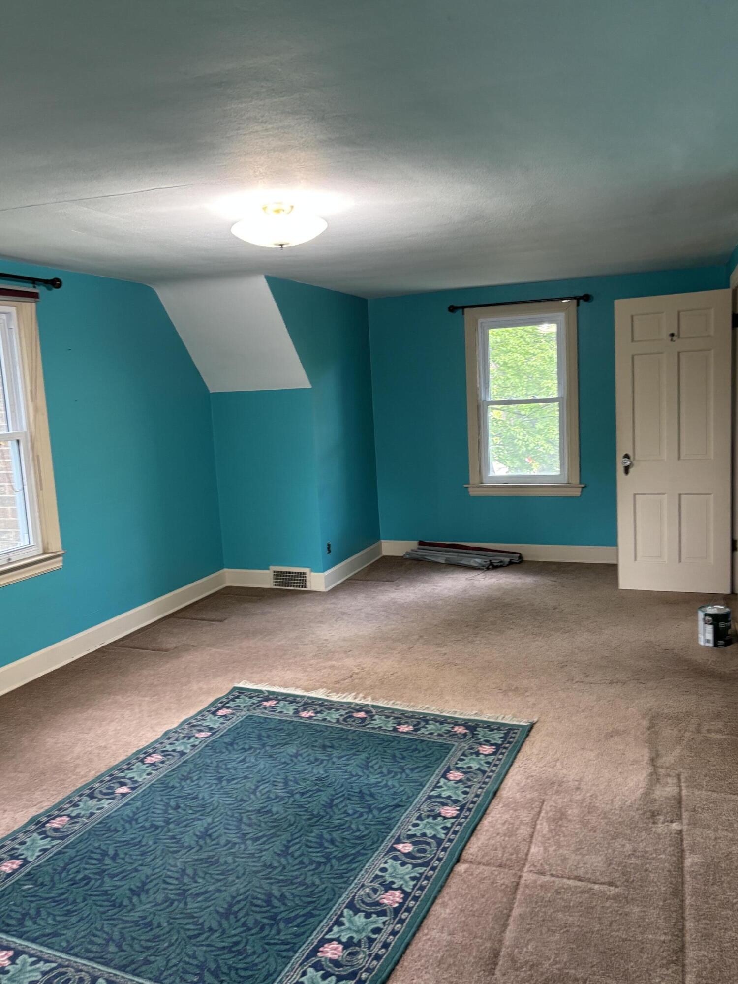 904 Homecrest Avenue Kalamazoo MI 49001