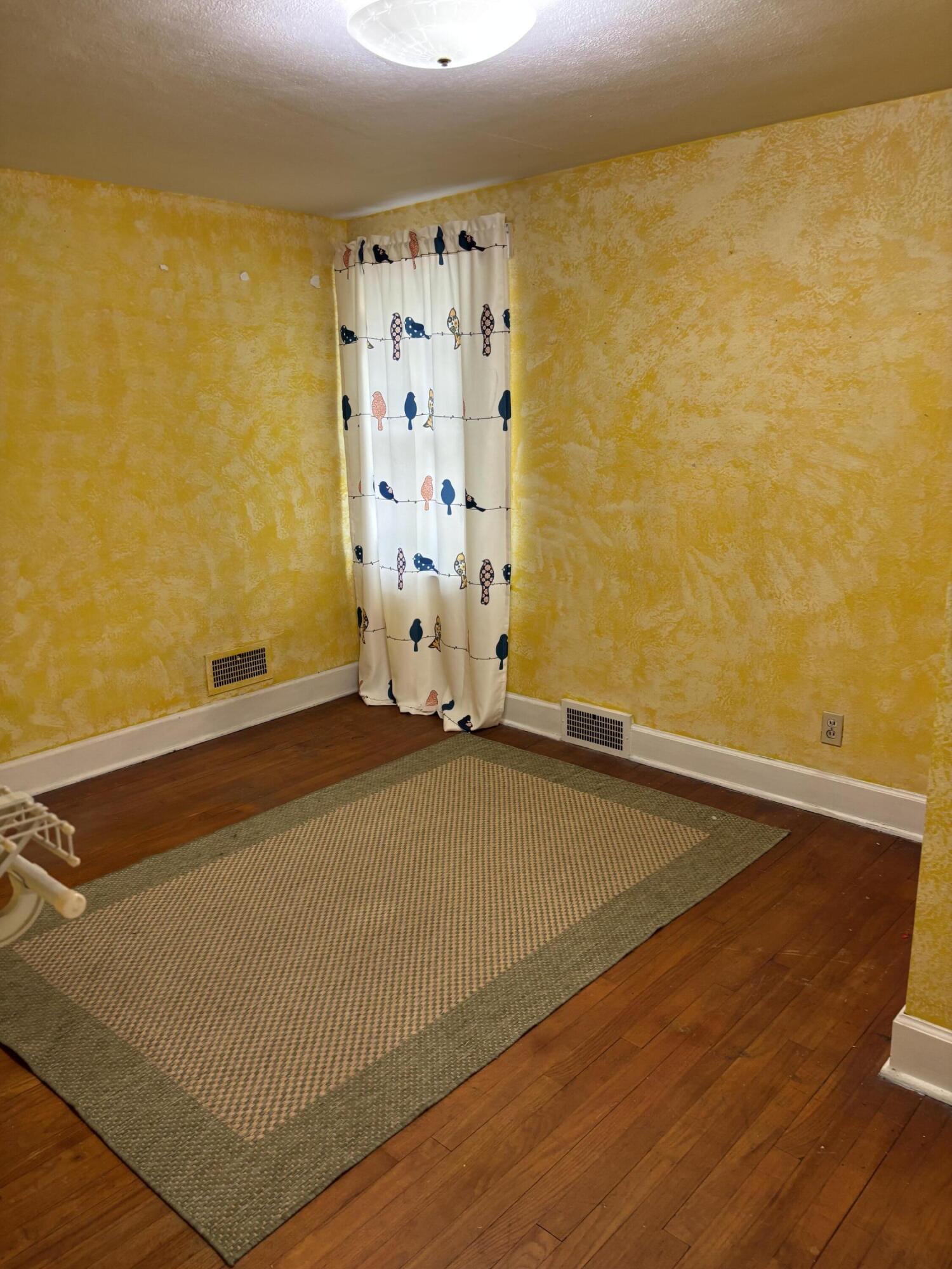 904 Homecrest Avenue Kalamazoo MI 49001