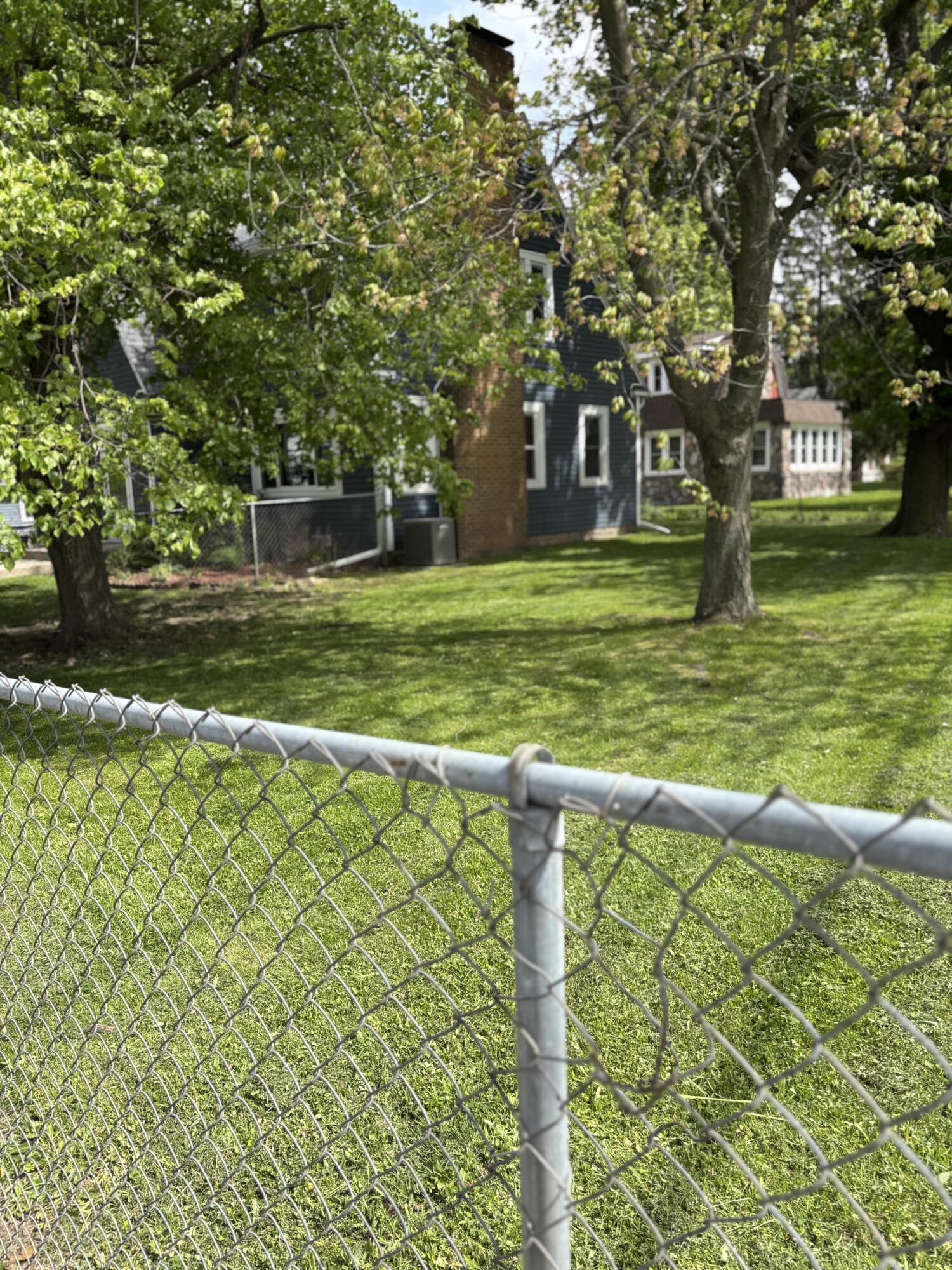 904 Homecrest Avenue Kalamazoo MI 49001