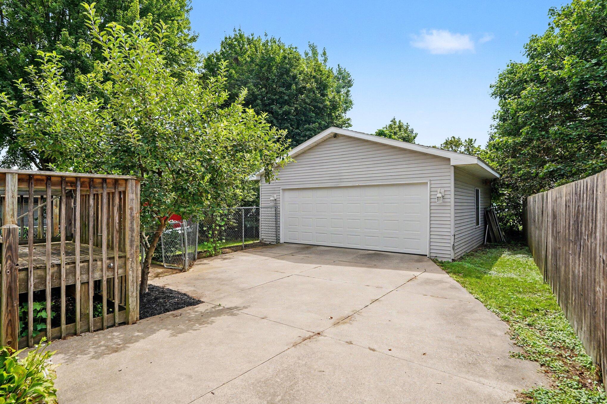 1216 Hovey Street SW Grand Rapids MI 49504
