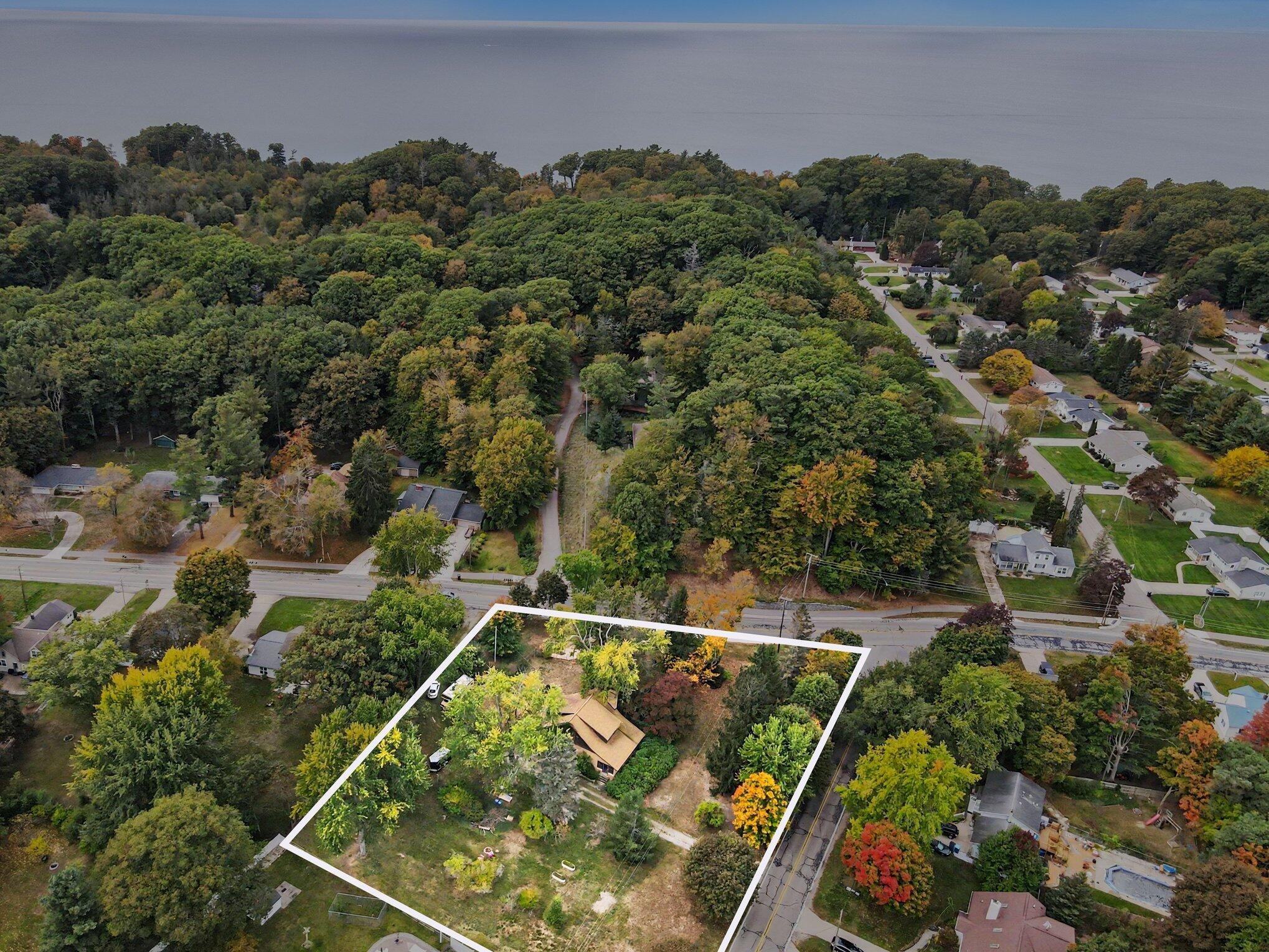 1739 Hendrick Road Norton Shores MI 49441