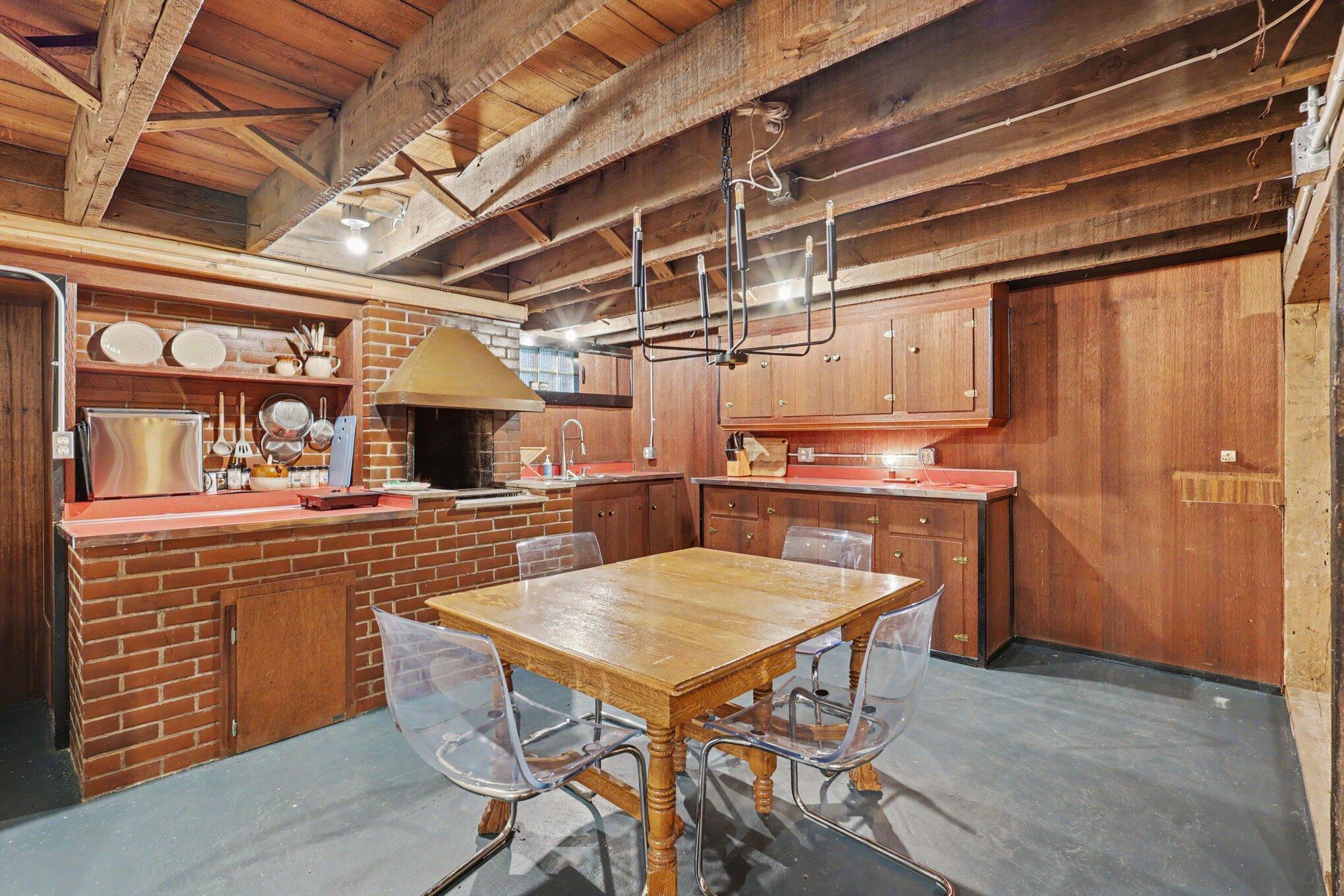 1739 Hendrick Road Norton Shores MI 49441