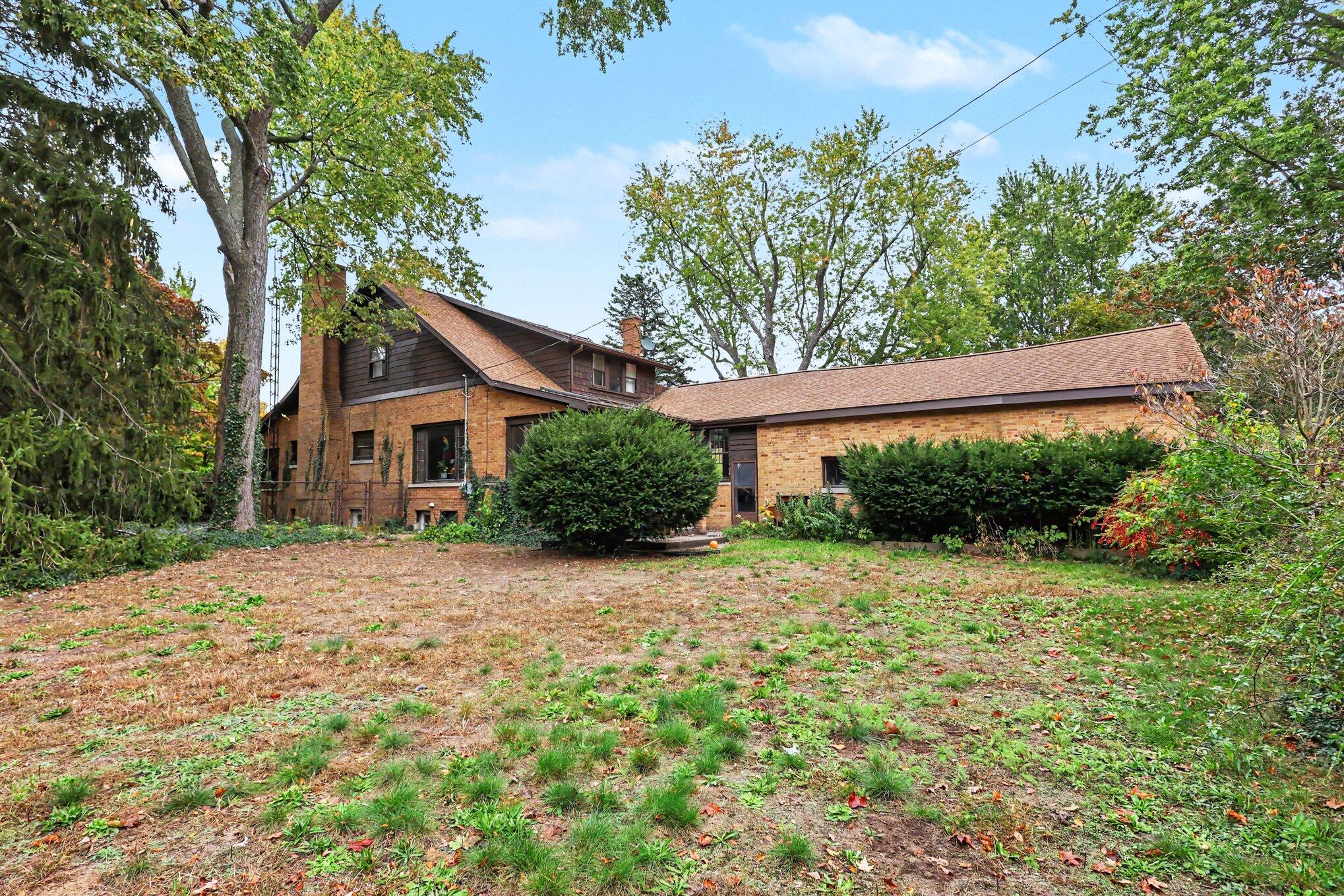 1739 Hendrick Road Norton Shores MI 49441