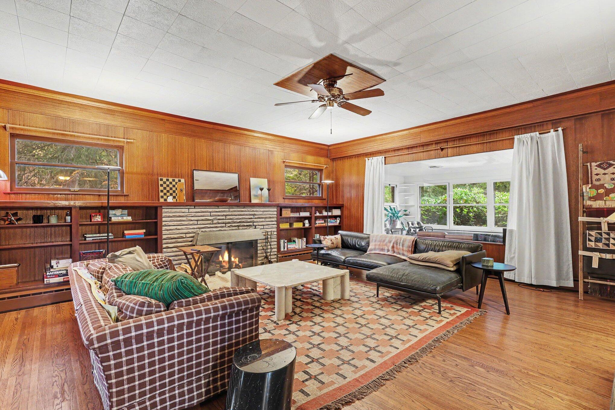 1739 Hendrick Road Norton Shores MI 49441