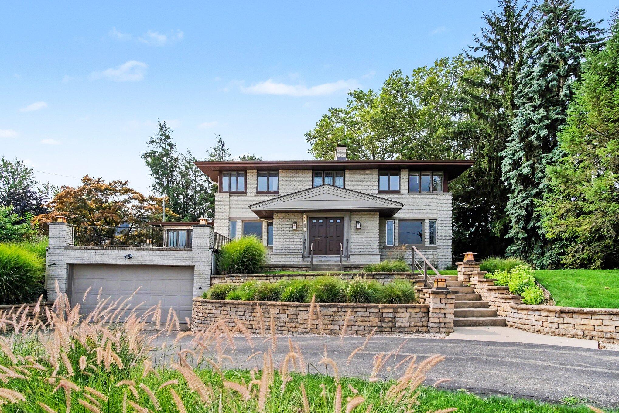 2318 Lake Drive SE East Grand Rapids MI 49506