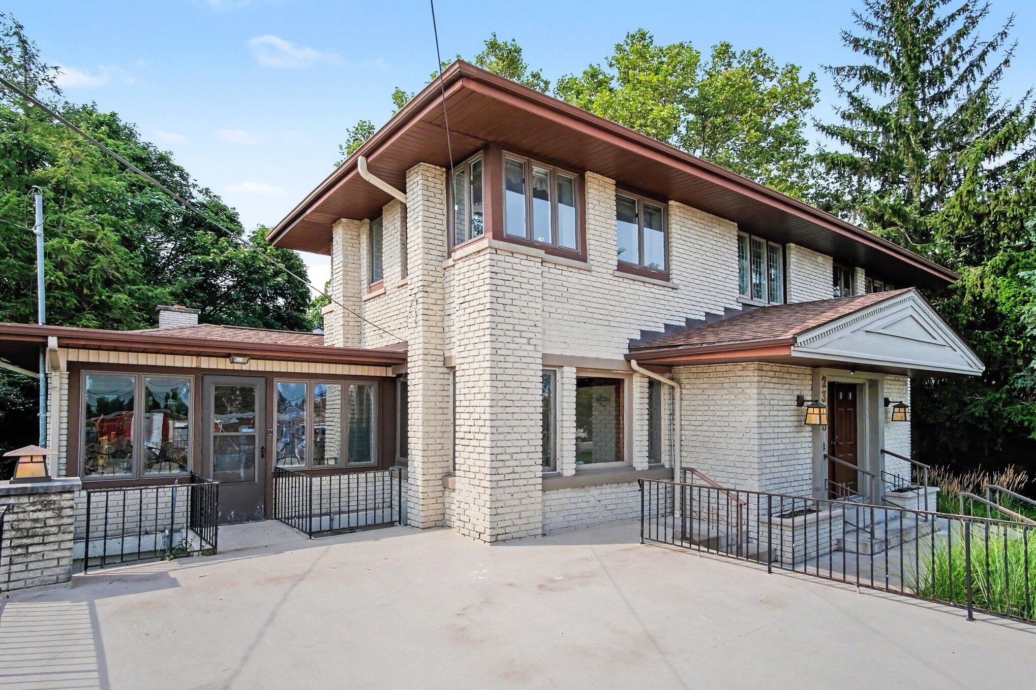 2318 Lake Drive SE East Grand Rapids MI 49506