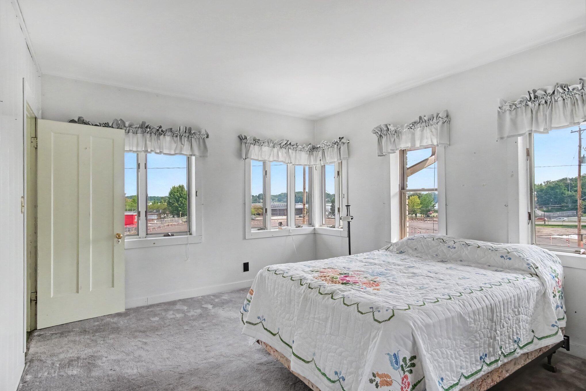 2318 Lake Drive SE East Grand Rapids MI 49506