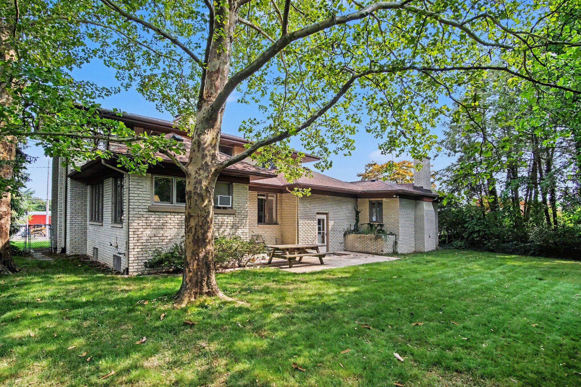 2318 Lake Drive SE East Grand Rapids MI 49506